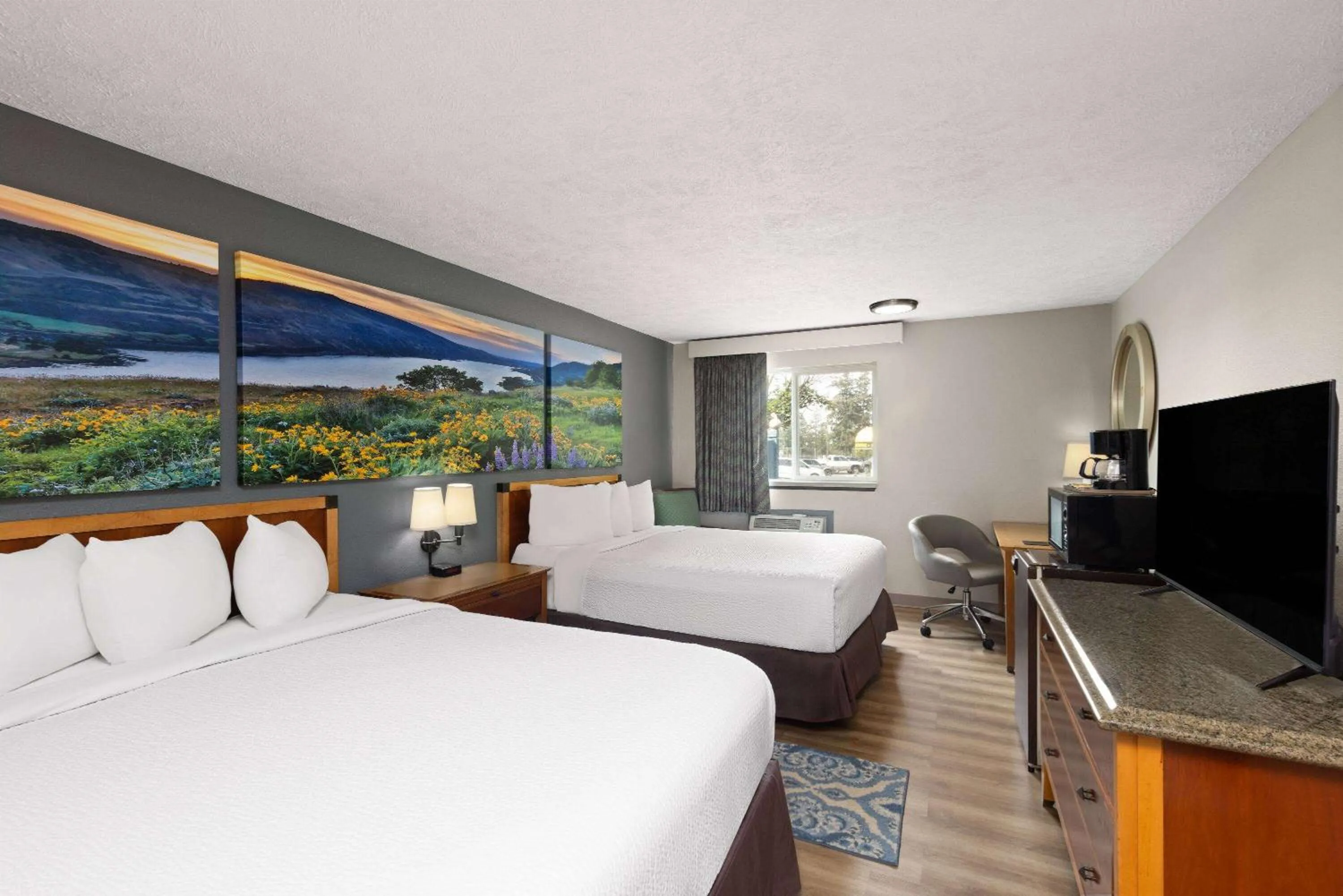 Photo of the whole room, Bed in Days Inn by Wyndham Ritzville