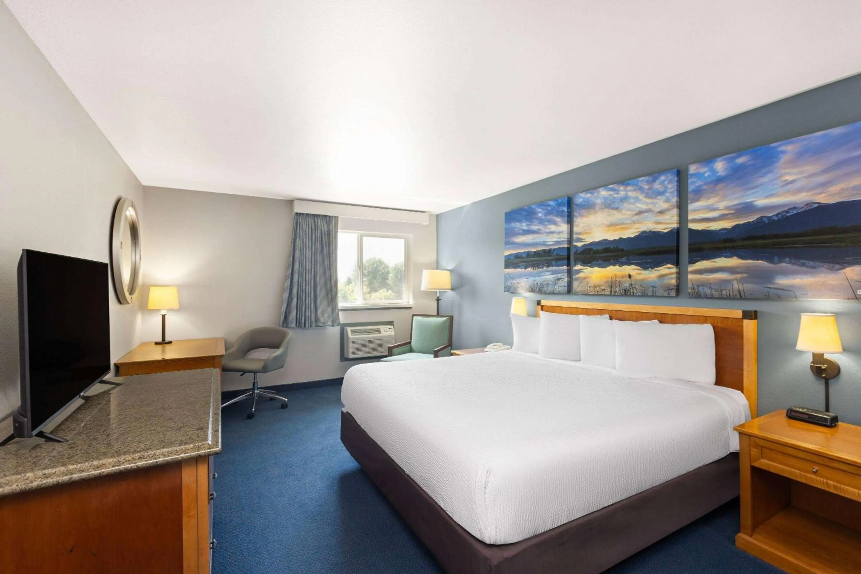 Photo of the whole room, Bed in Days Inn by Wyndham Ritzville