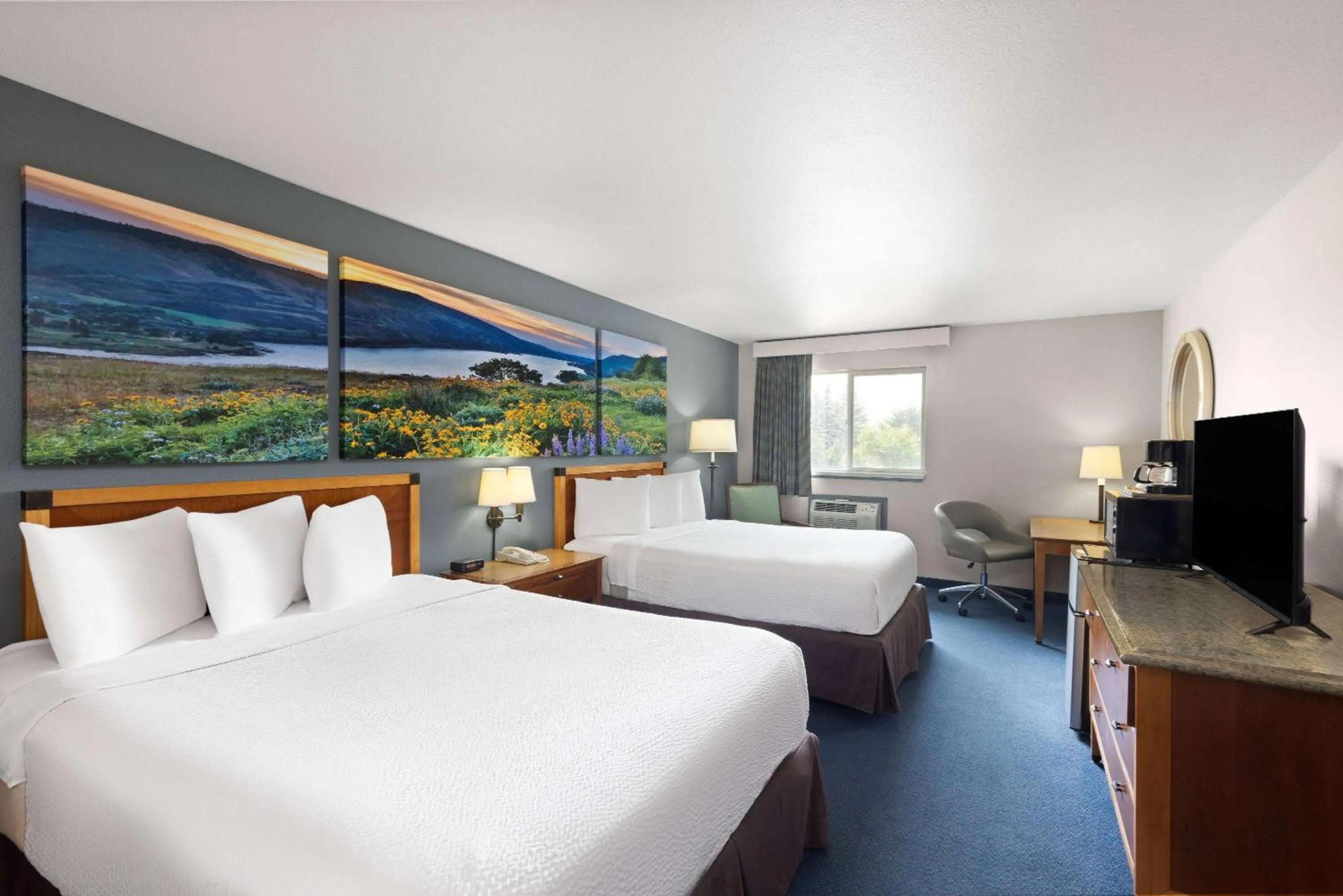 Photo of the whole room, Bed in Days Inn by Wyndham Ritzville