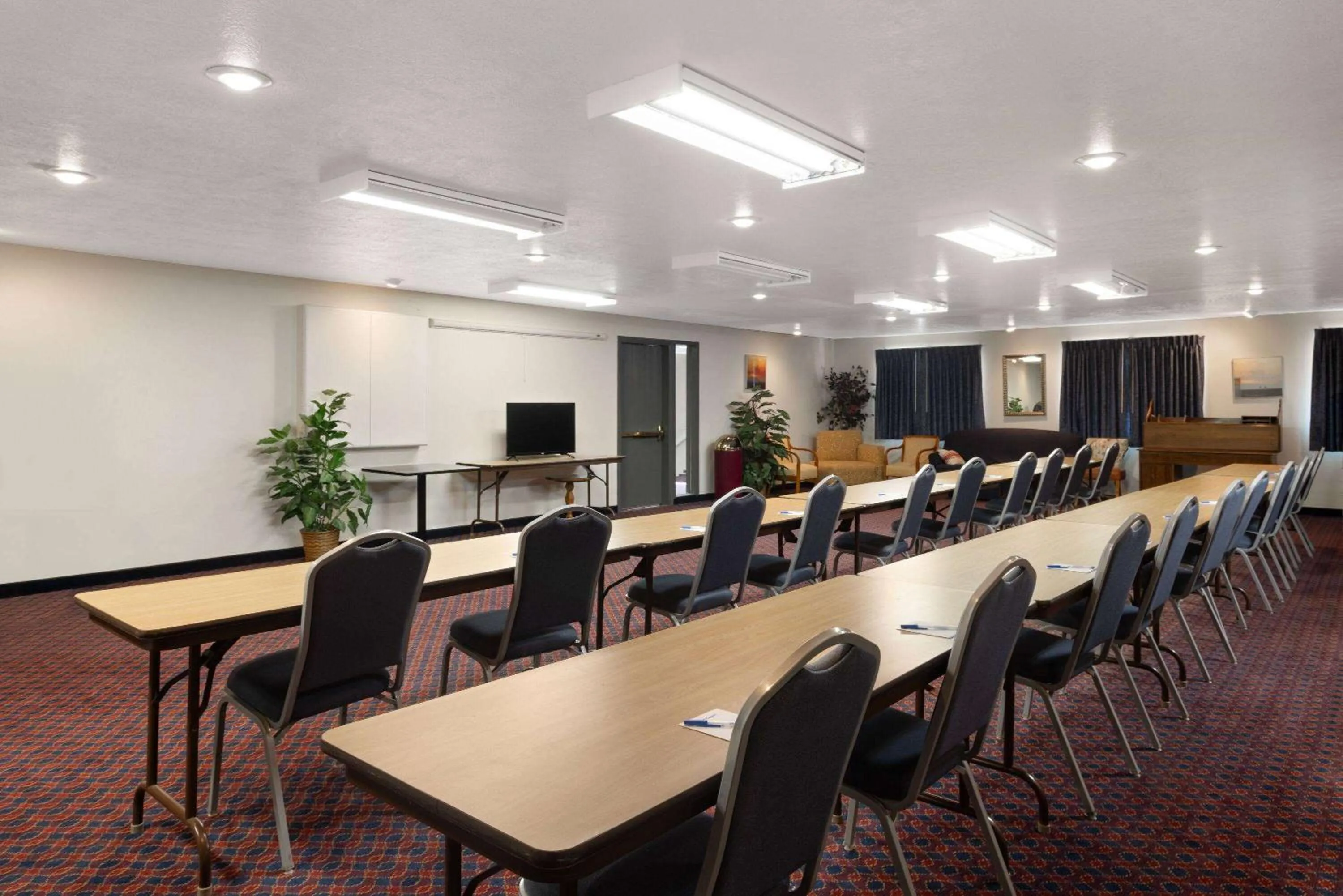 Meeting/conference room in Days Inn by Wyndham Ritzville