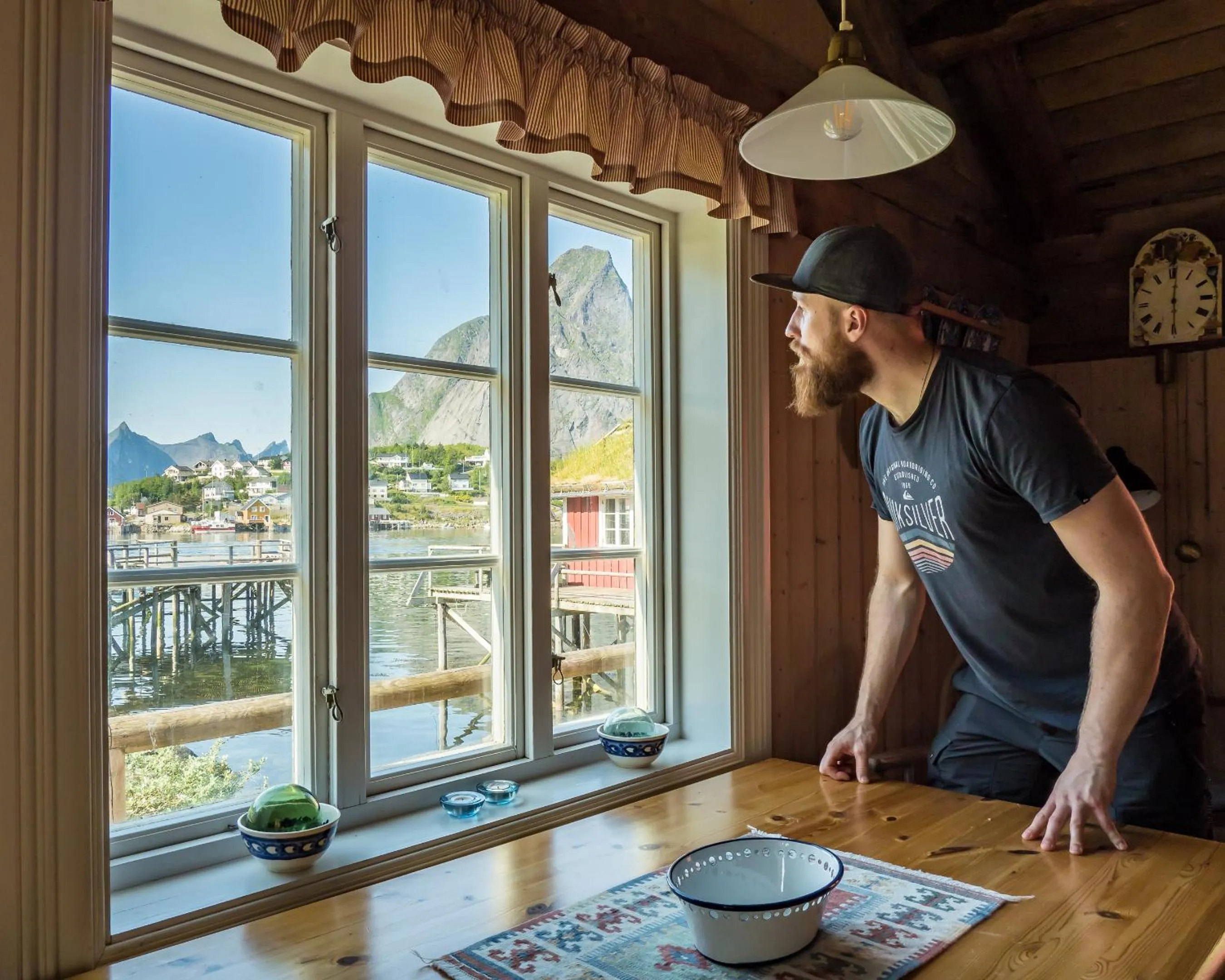 Dining area in Reine Rorbuer - by Classic Norway Hotels