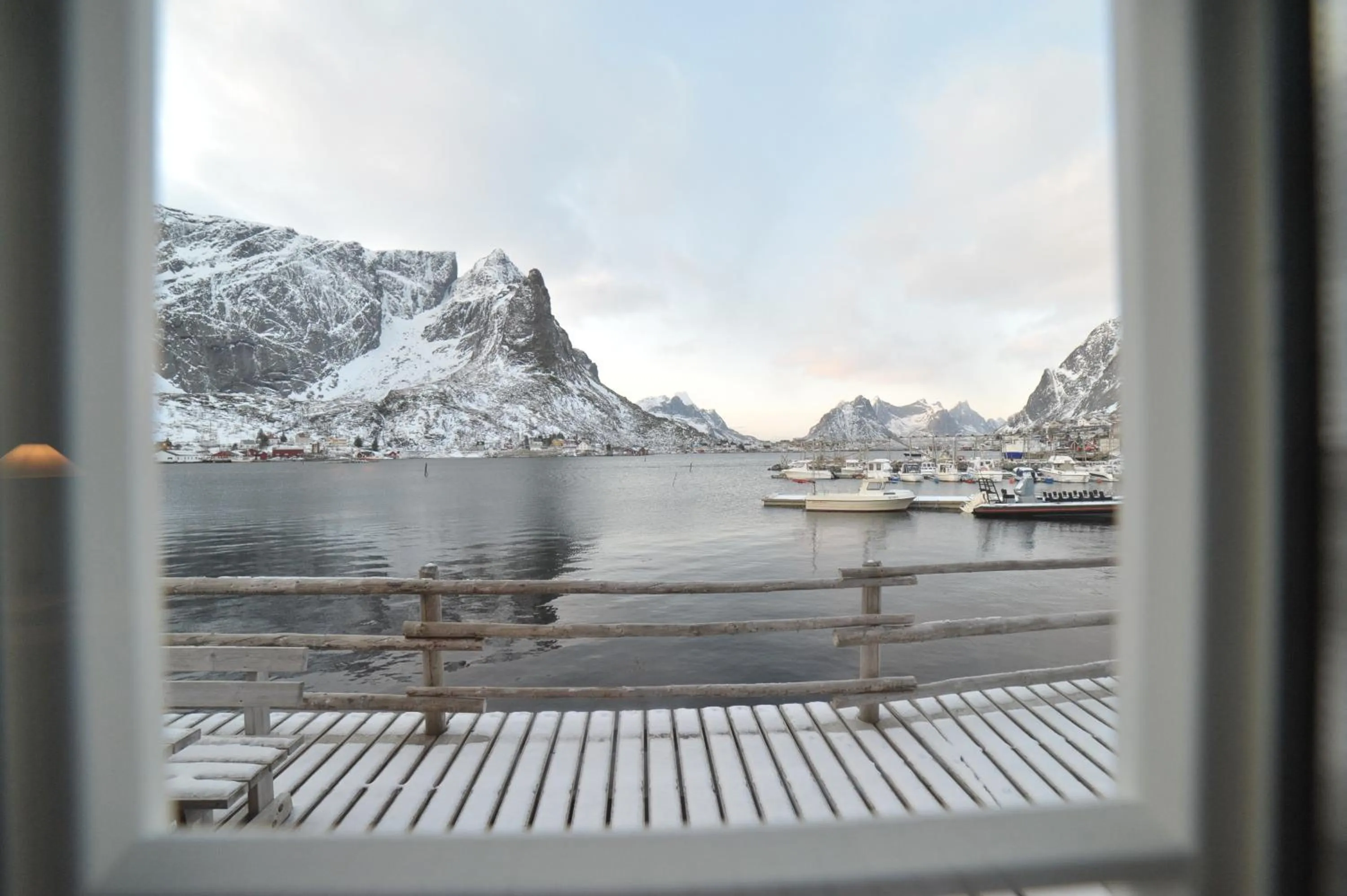 Mountain view in Reine Rorbuer - by Classic Norway Hotels