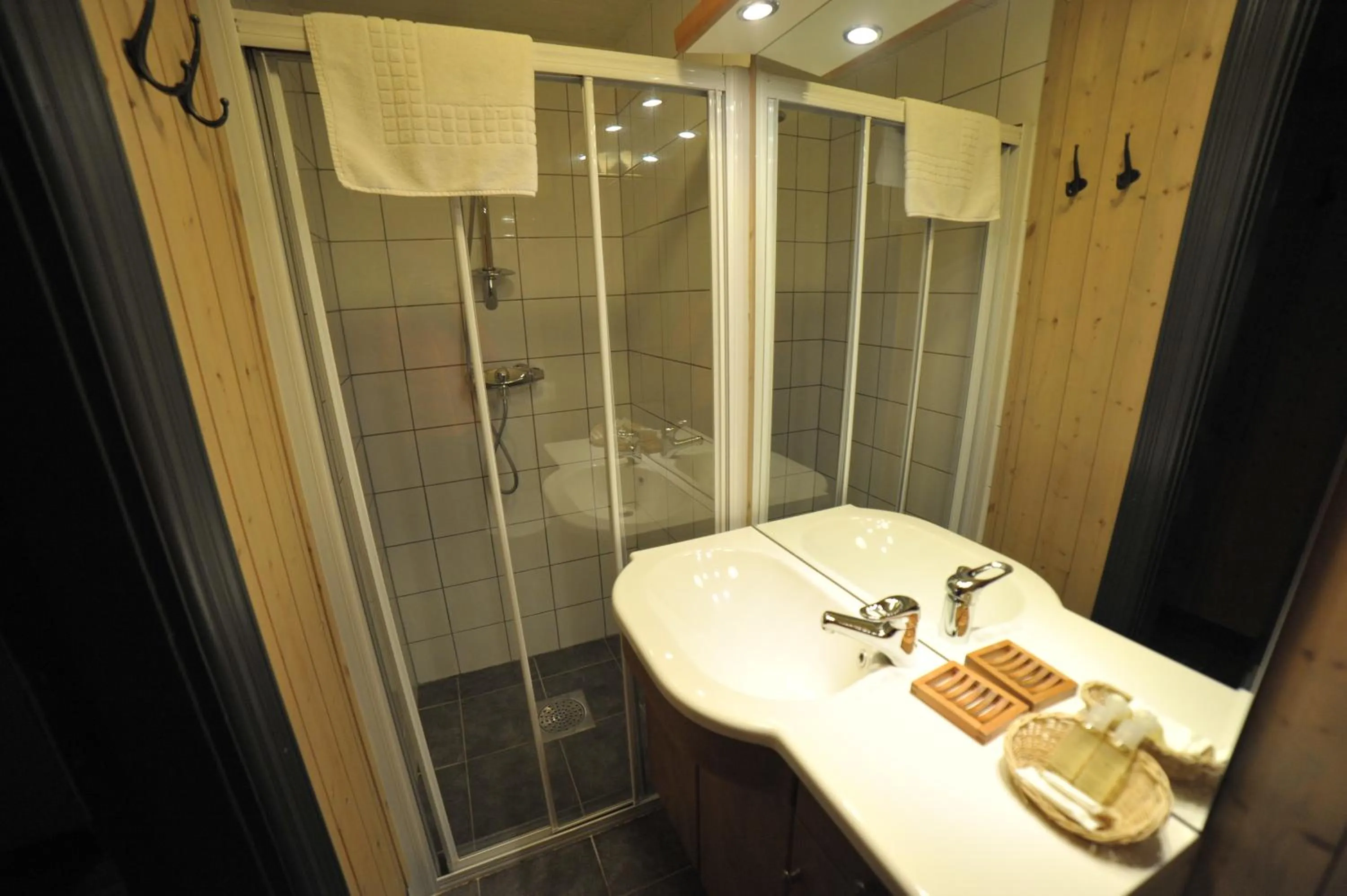 Bathroom in Reine Rorbuer - by Classic Norway Hotels