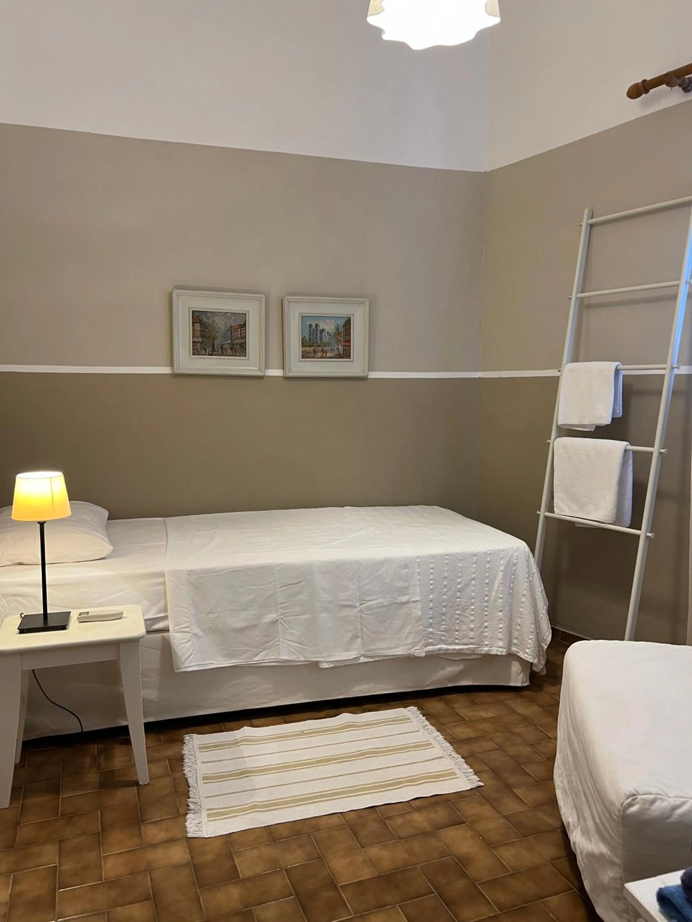 Bedroom, Bed in Paradisos