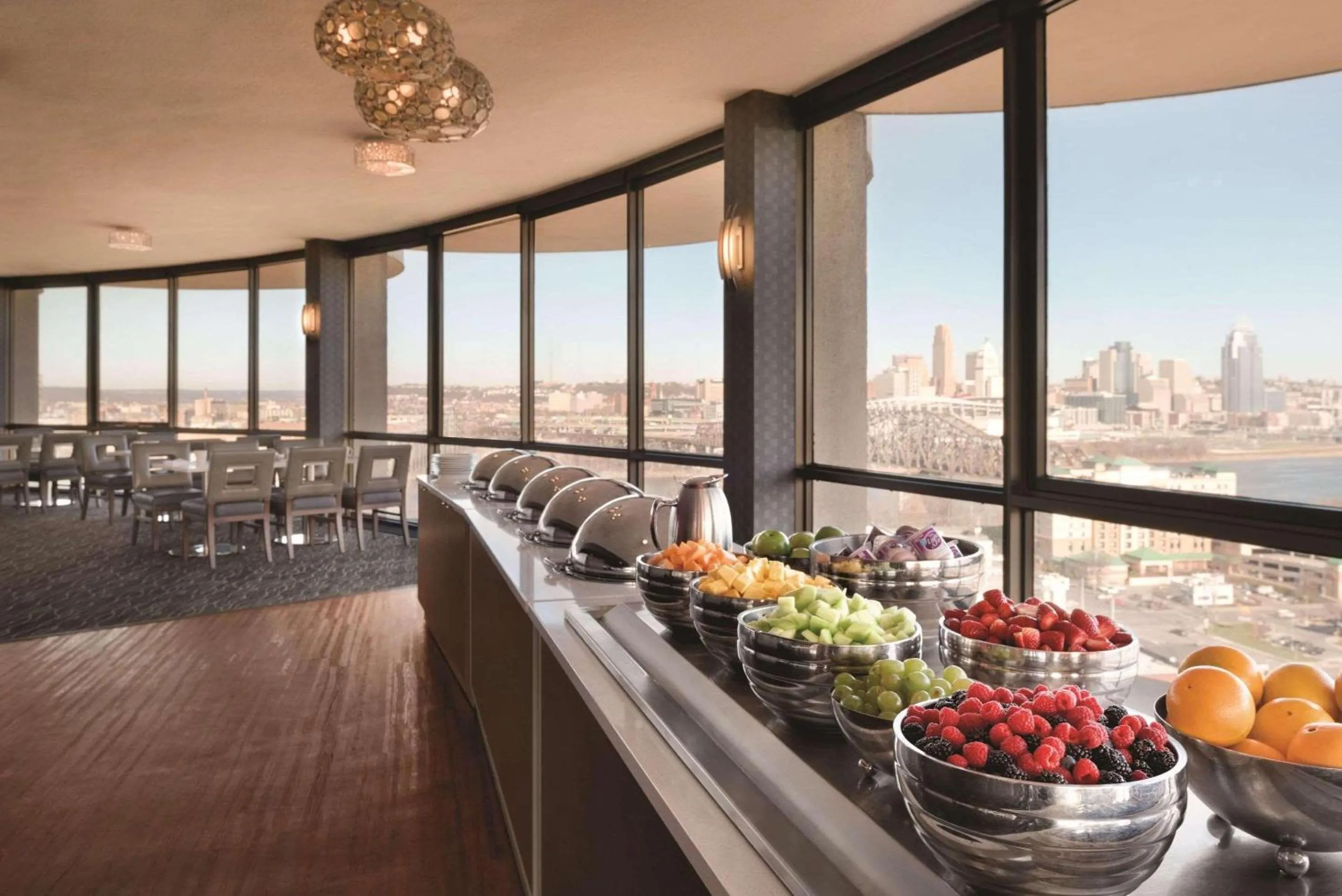 Restaurant/places to eat in Radisson Hotel Cincinnati Riverfront