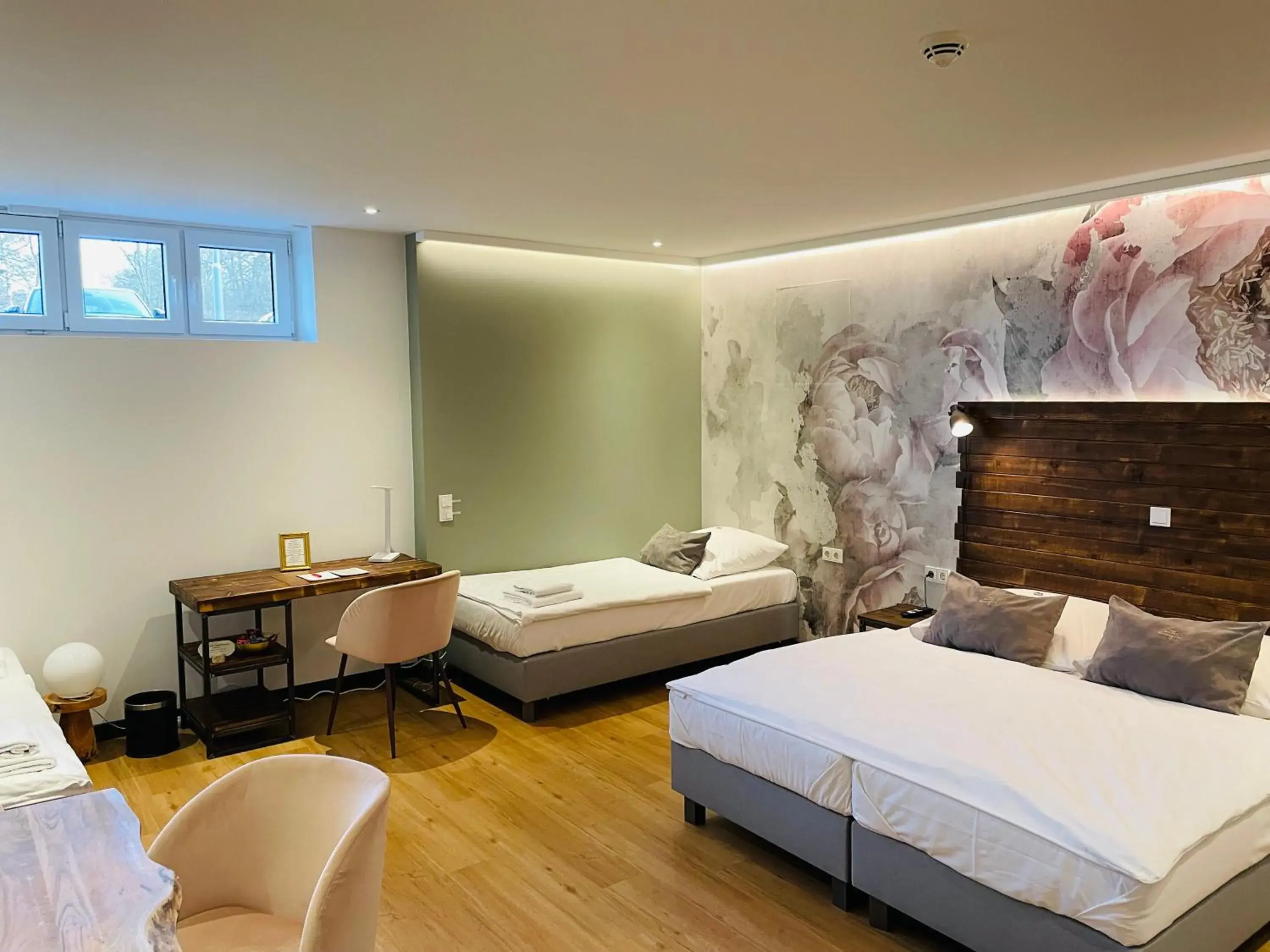 Quadruple Room in Hotel Wiesengrund Business & Boutique Quadruple Room in Hotel Wiesengrund Business & Boutique