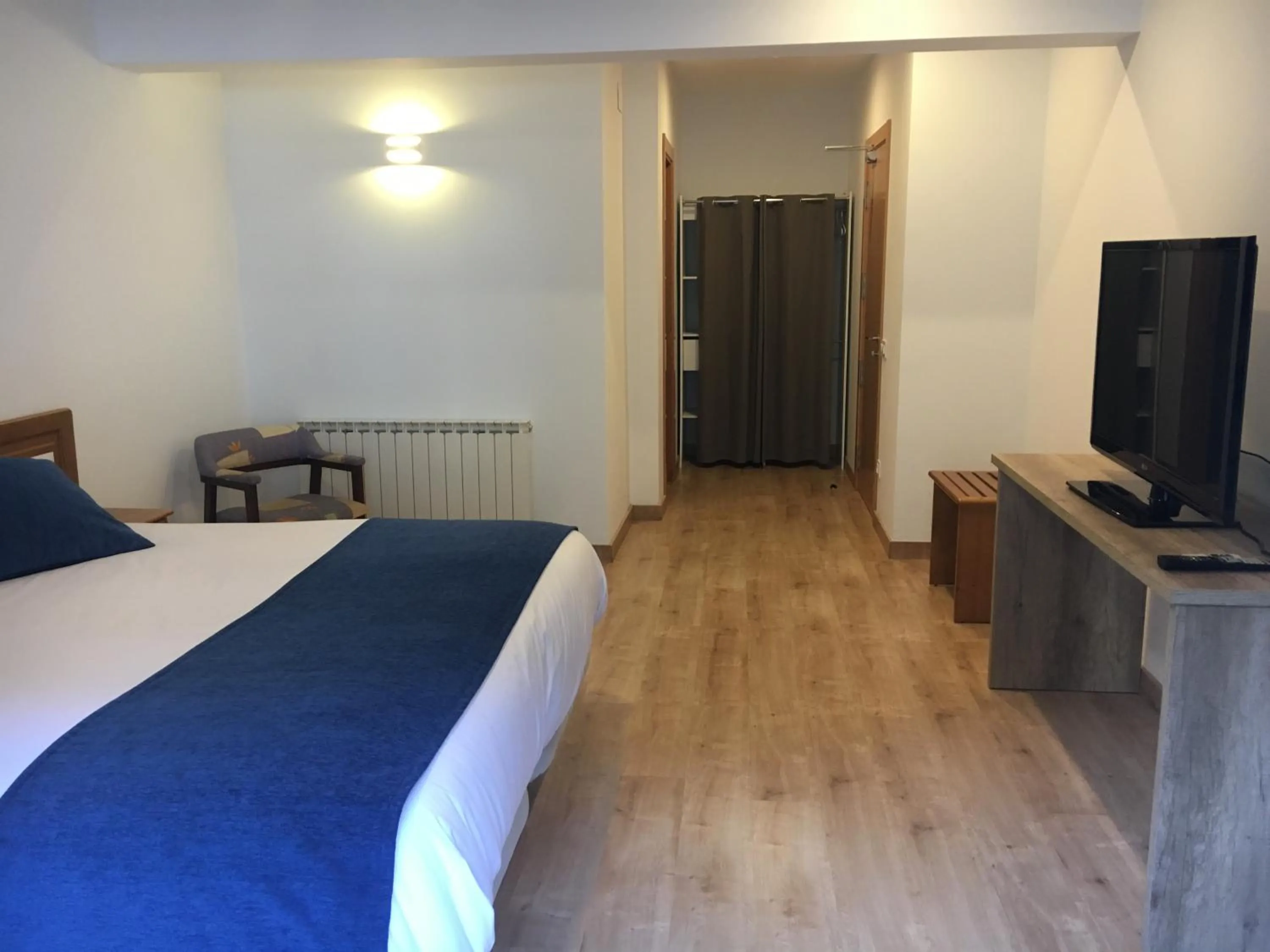 Photo of the whole room, Bed in Hotel Marxant