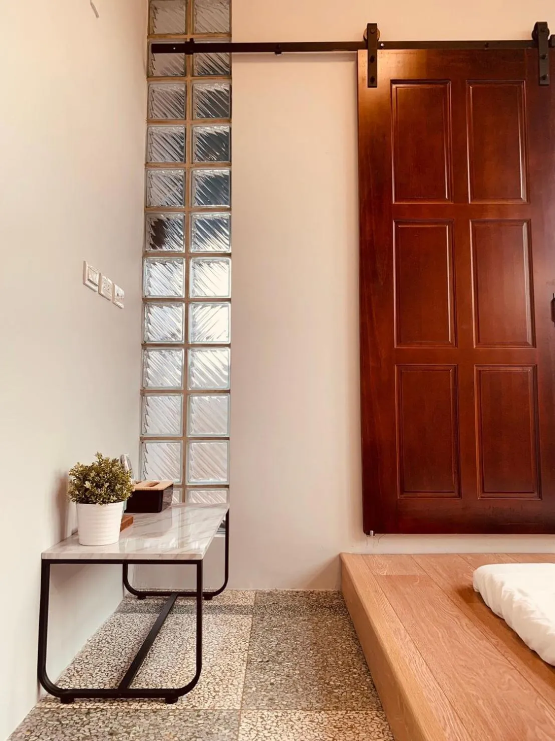 Bathroom, Bed in OYAJI Guesthouse 歐野基民家宿泊