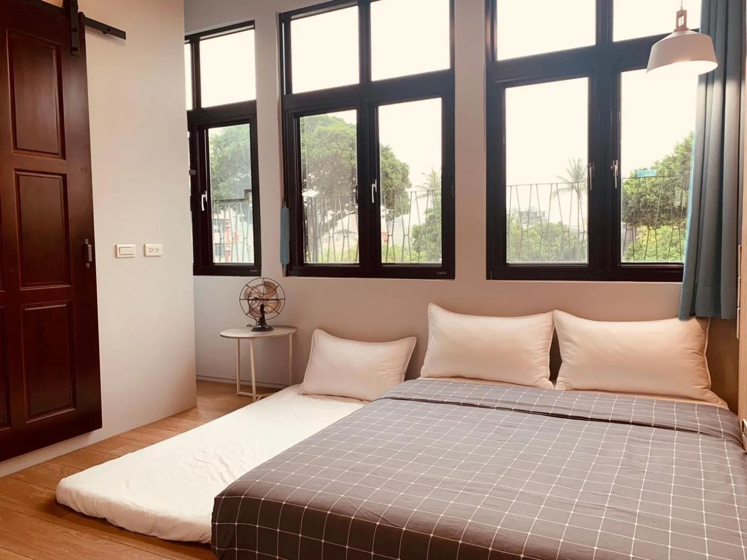 Photo of the whole room, Bed in OYAJI Guesthouse 歐野基民家宿泊