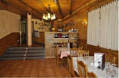 Restaurant/places to eat in Hostal Tribal
