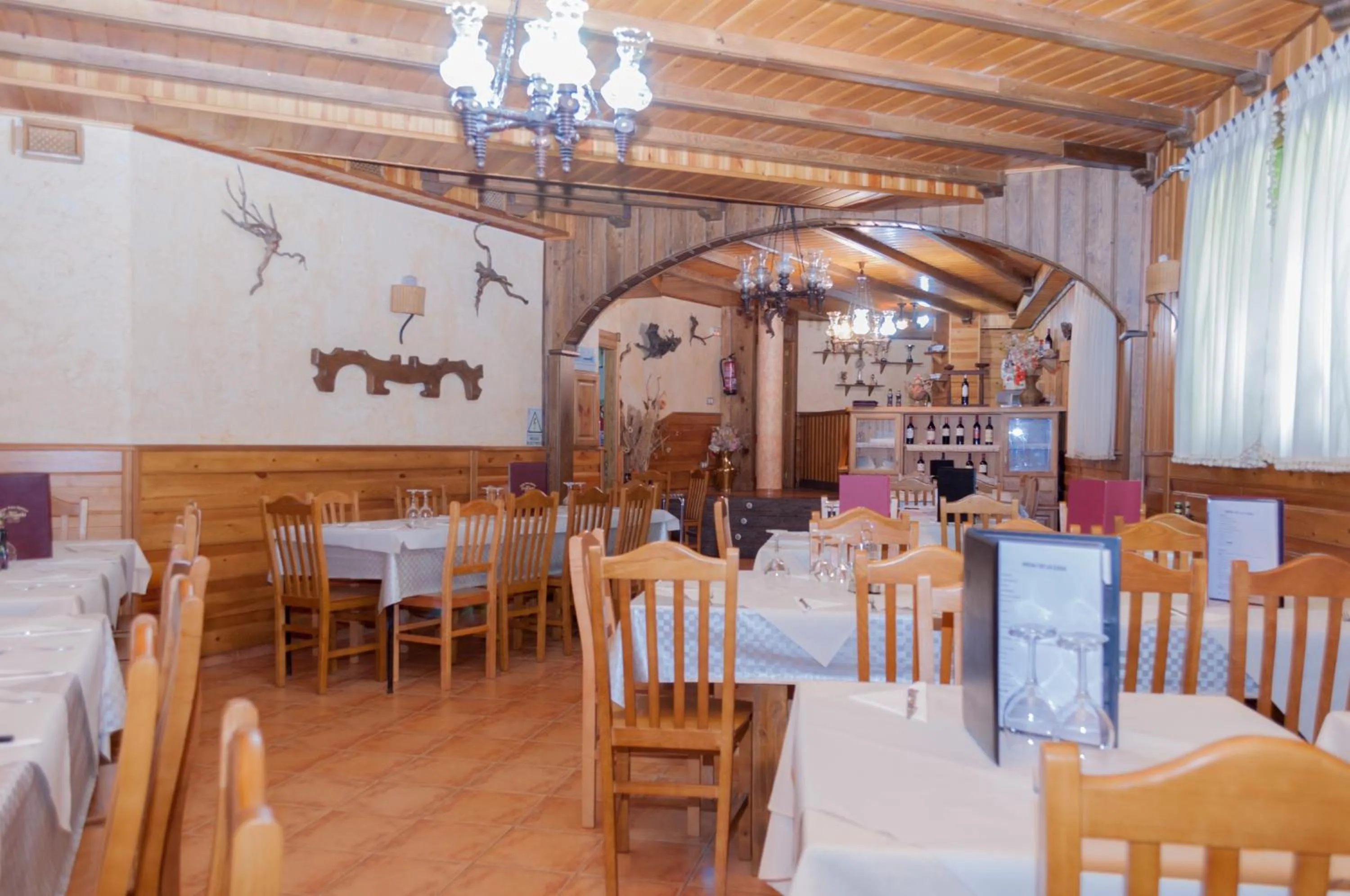Restaurant/places to eat in Hostal Tribal