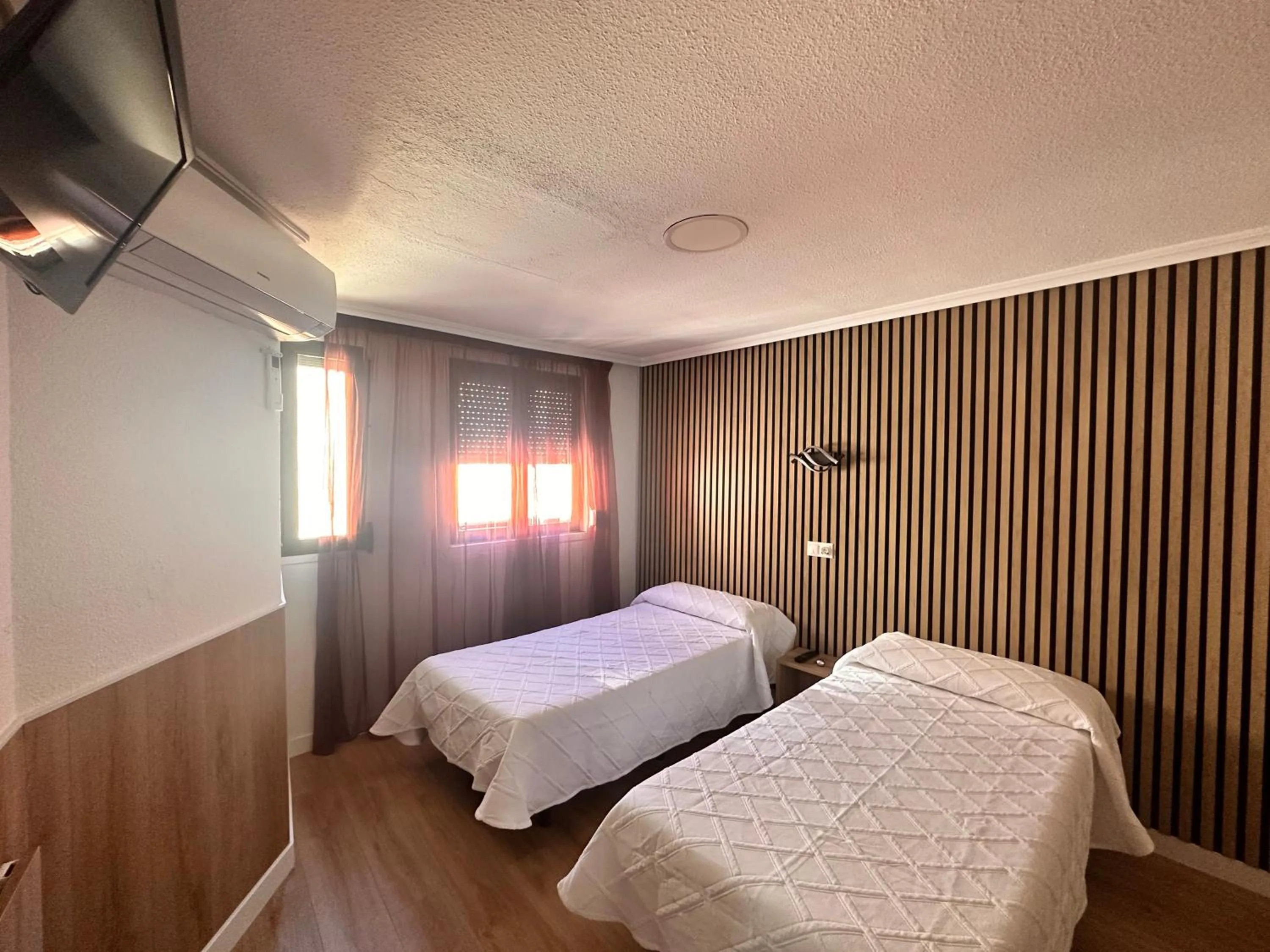 Photo of the whole room, Bed in Hostal Rober