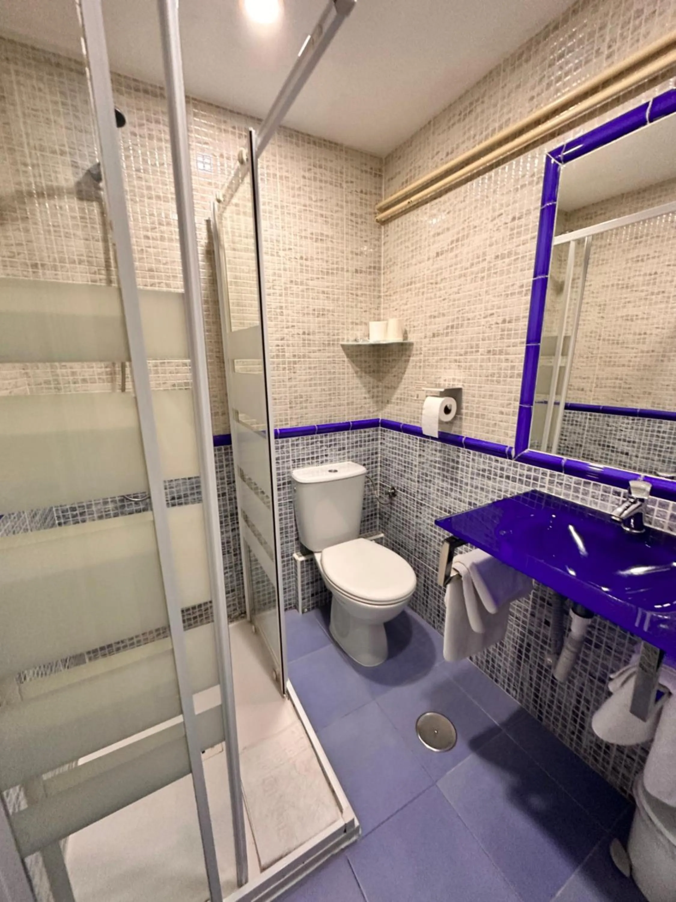 Bathroom in Hostal Rober