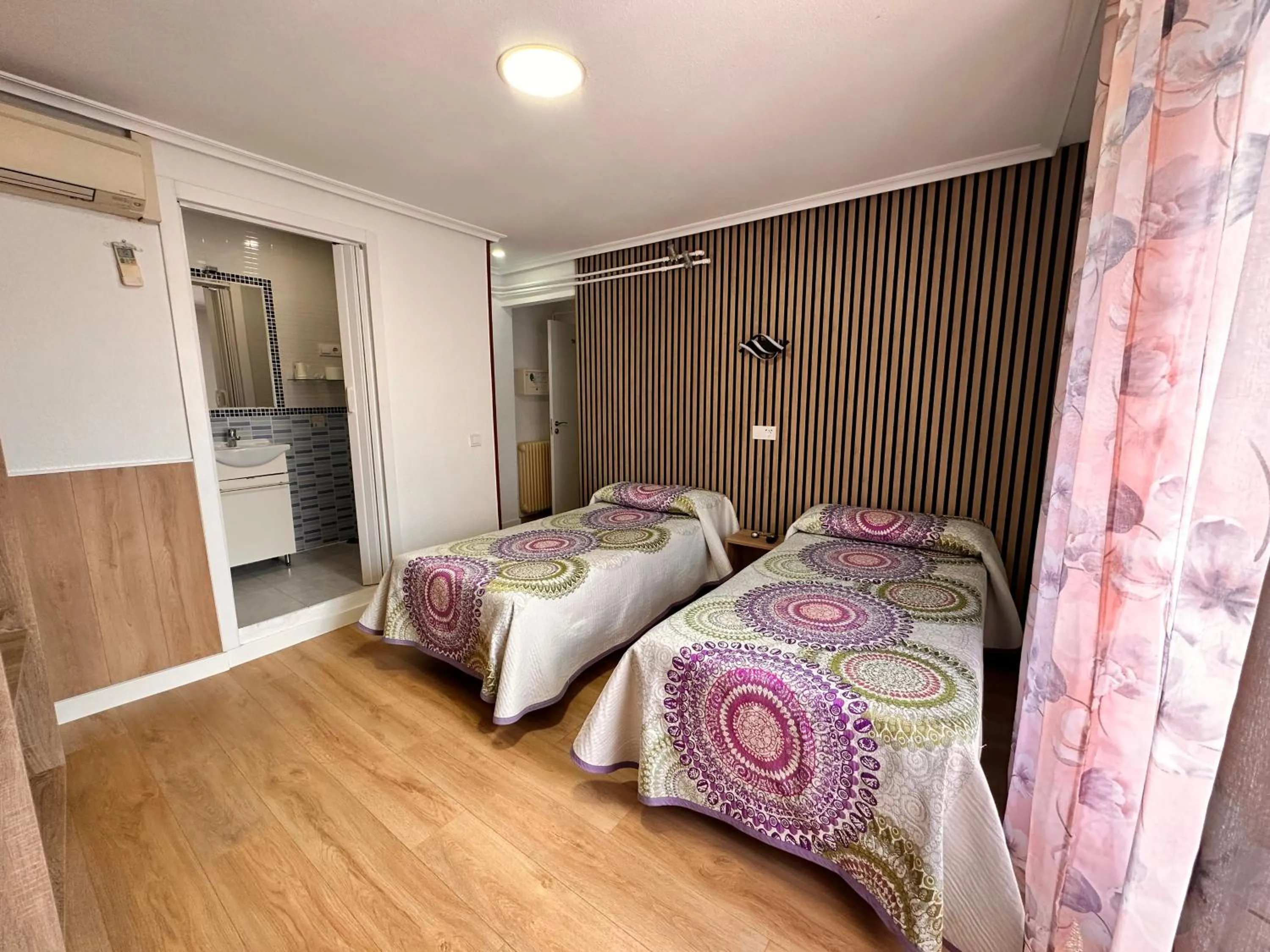 Photo of the whole room, Bed in Hostal Rober