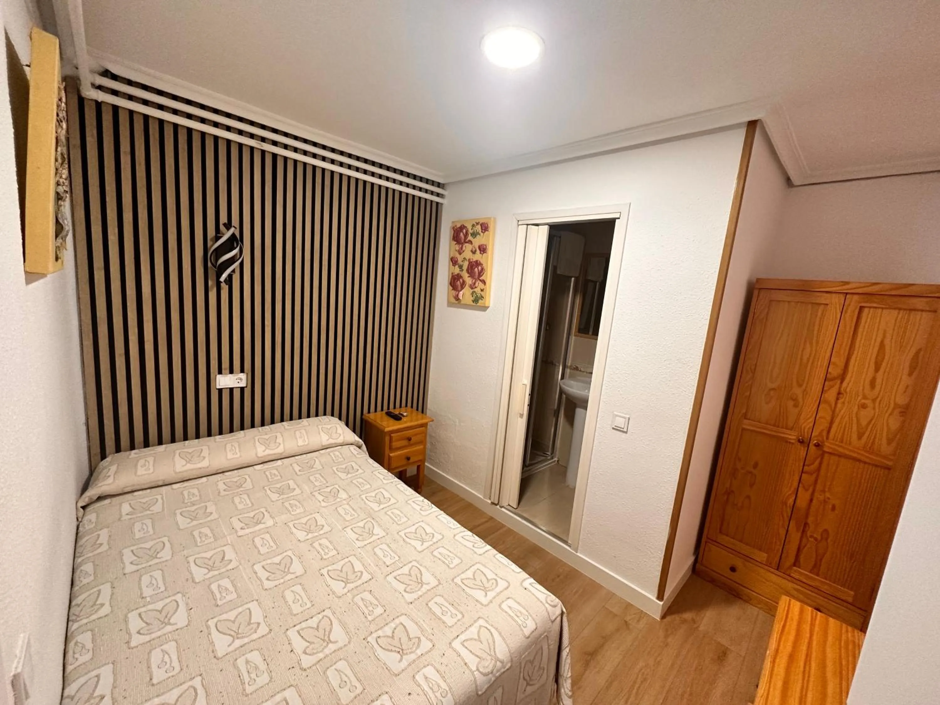 Photo of the whole room, Bed in Hostal Rober