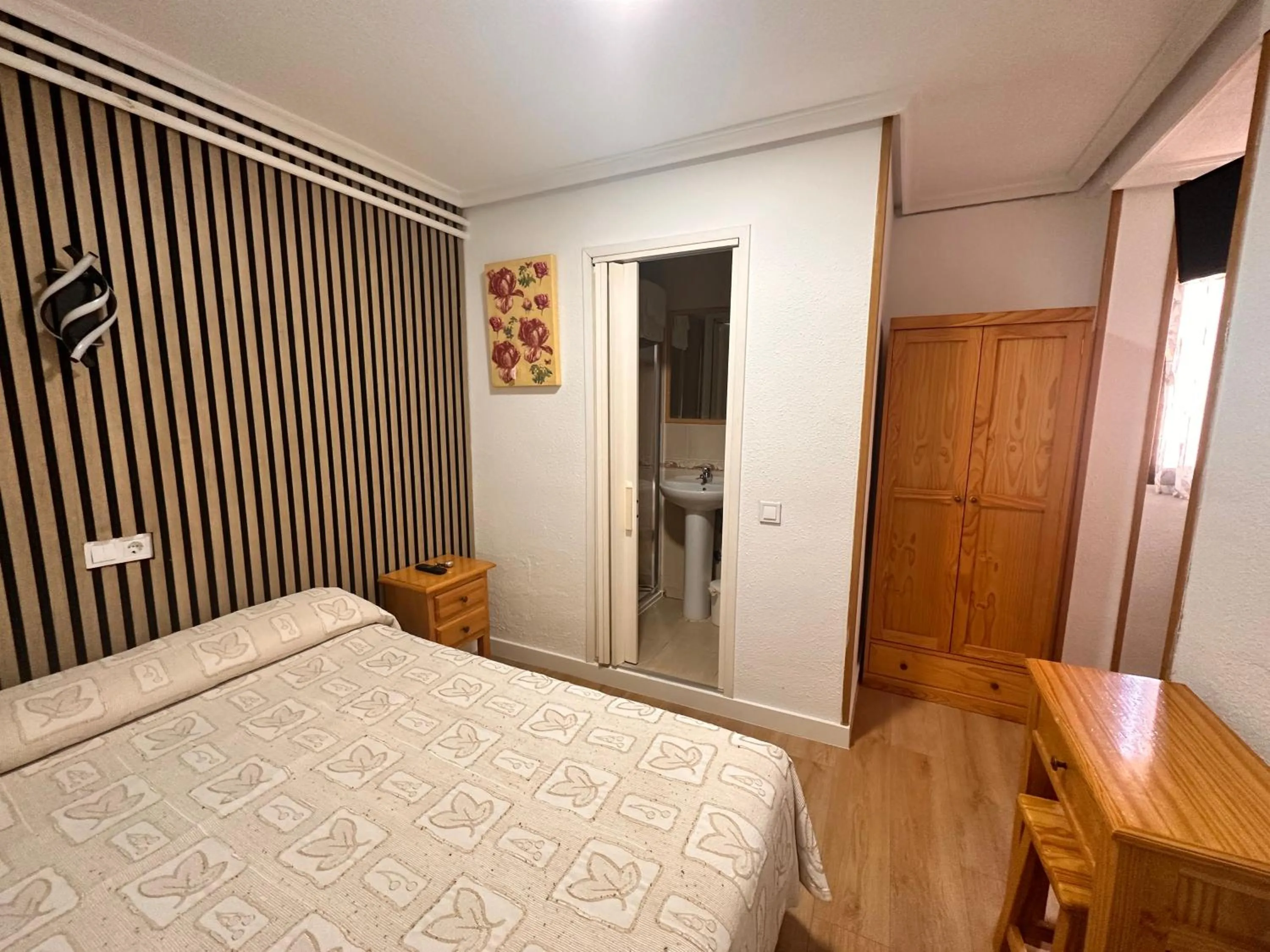 Photo of the whole room, Bed in Hostal Rober