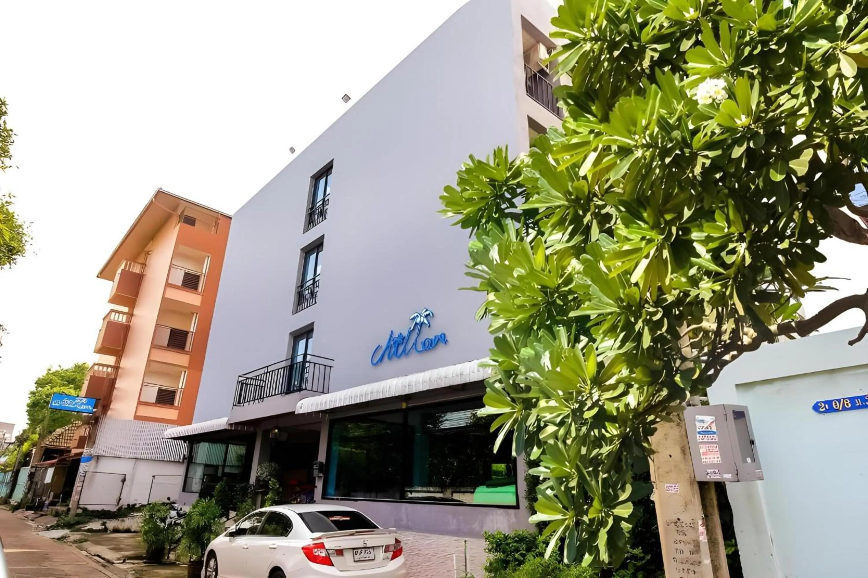 Nearby landmark in Super OYO 427 Chill Apartment