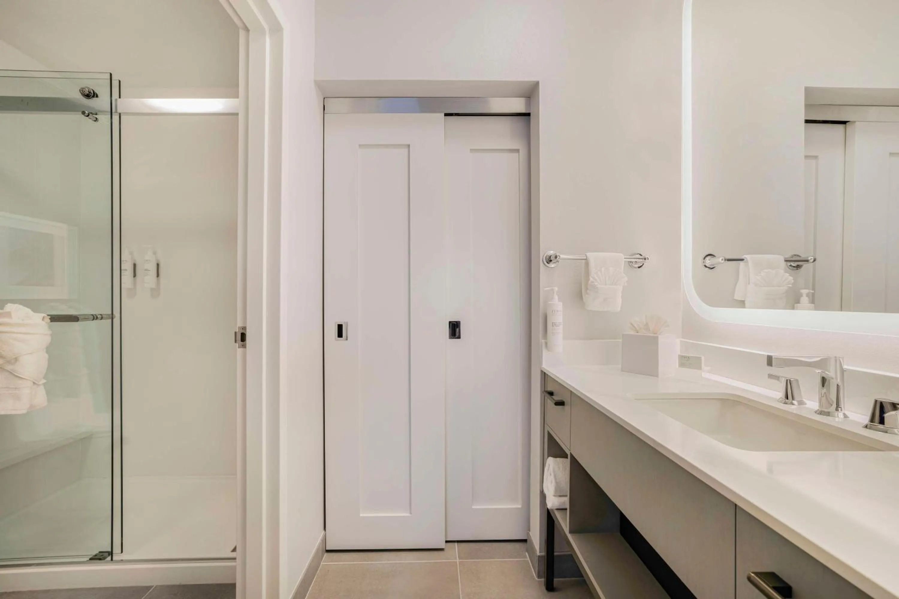 Bathroom in Homewood Suites by Hilton Plano-Richardson