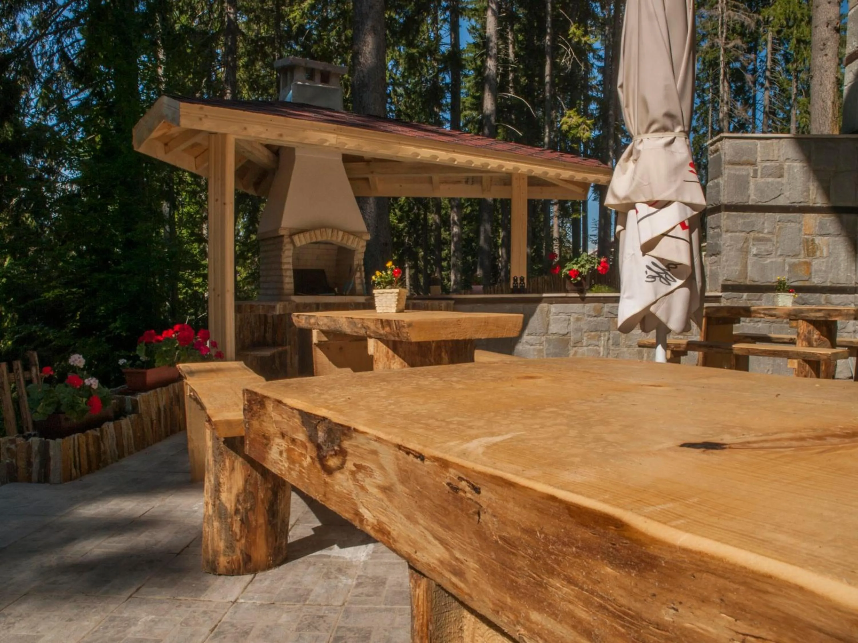 Garden in Green Life Family Apartments Pamporovo