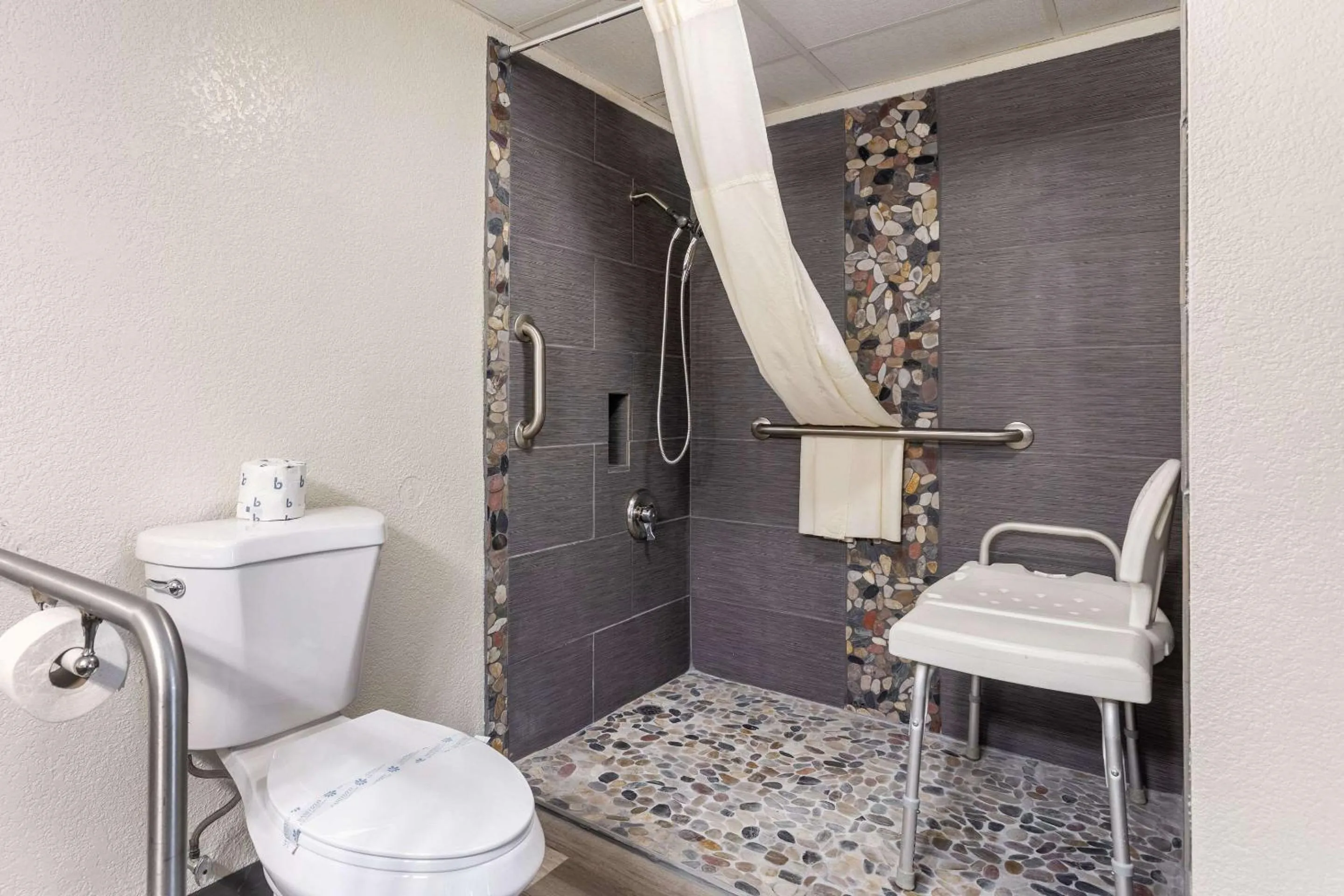 Bedroom in Quality Inn Branson On the Strip