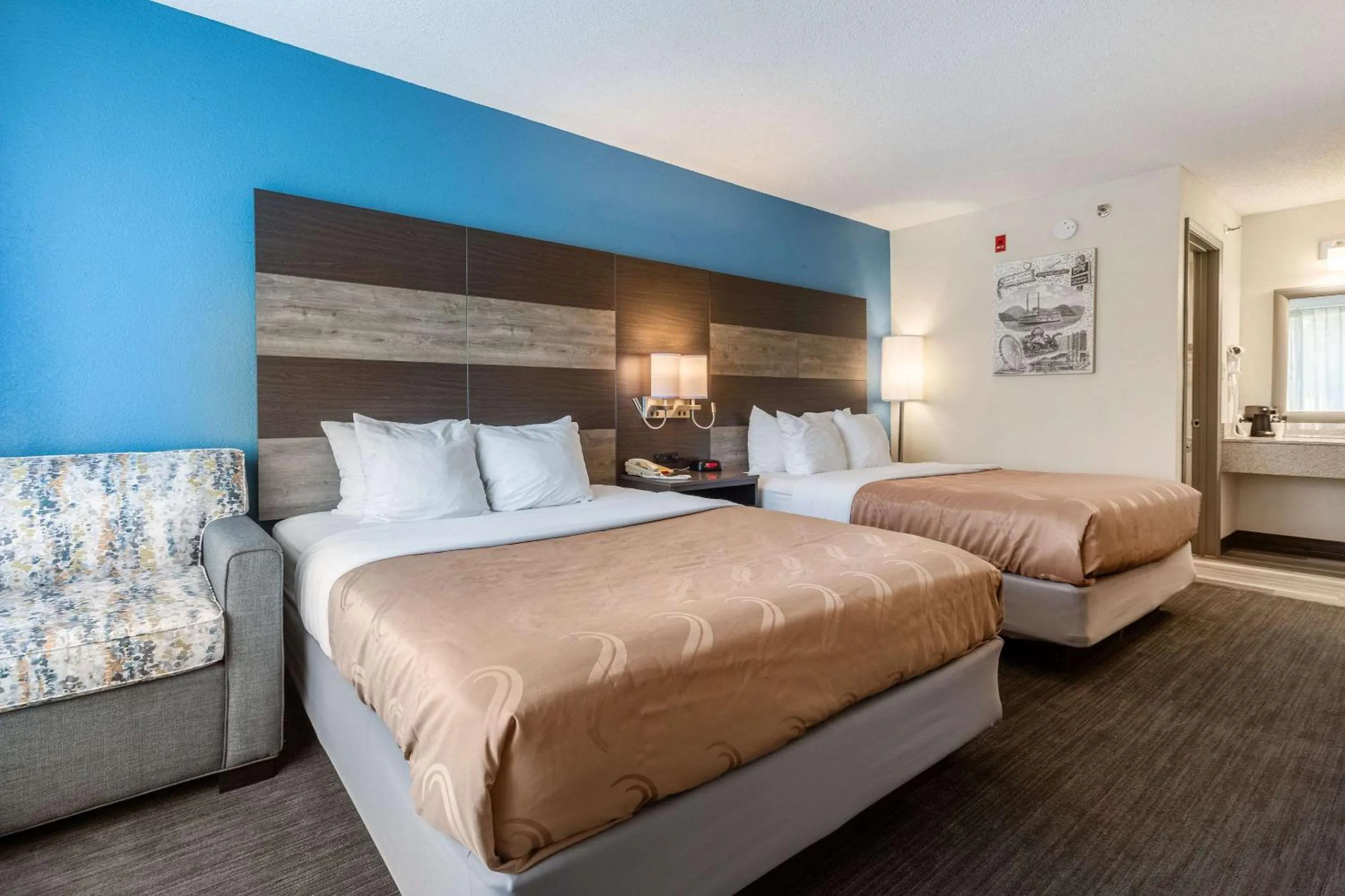 Bedroom, Bed in Quality Inn Branson On the Strip