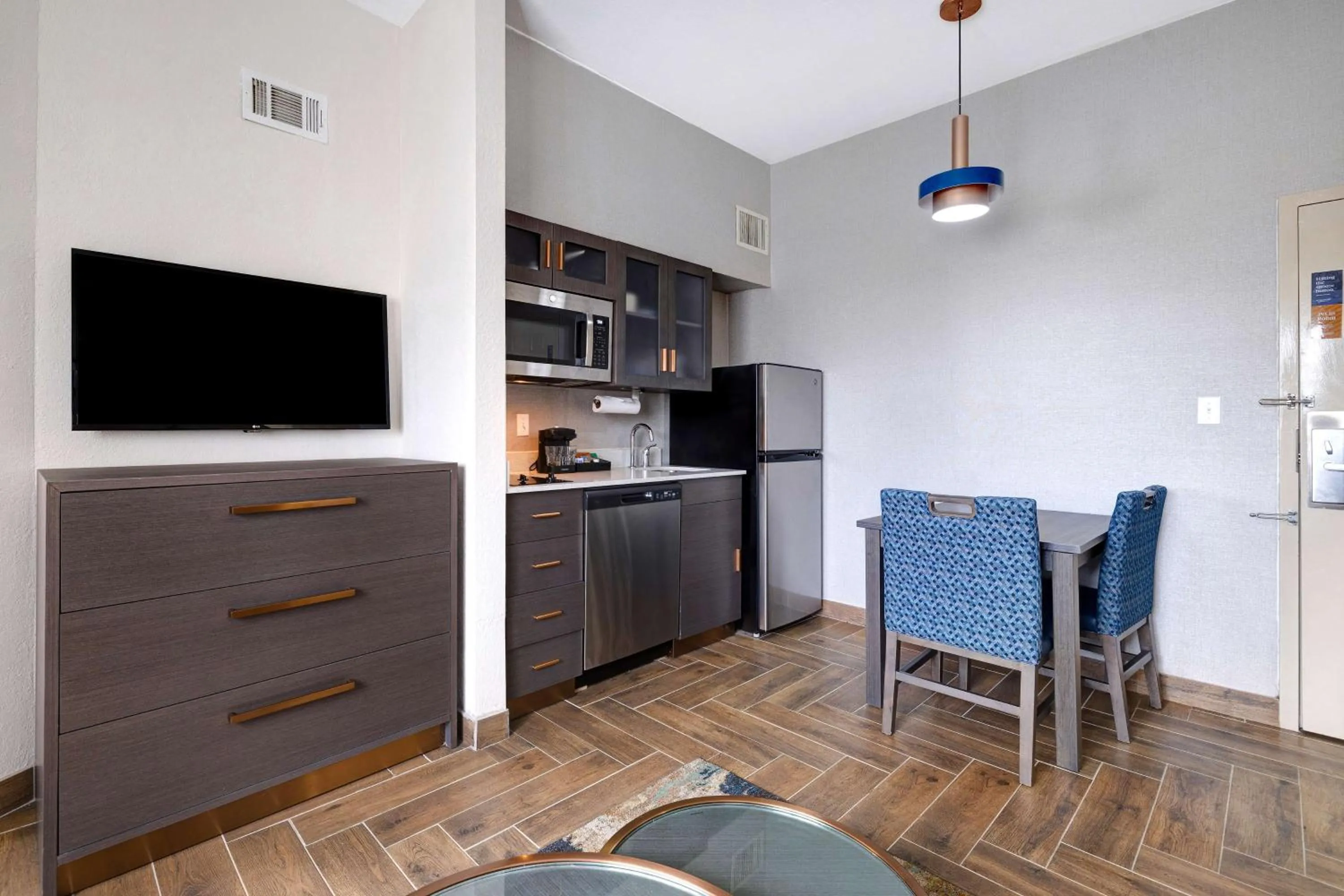 Kitchen or kitchenette in Homewood Suites by Hilton Jackson-Ridgeland