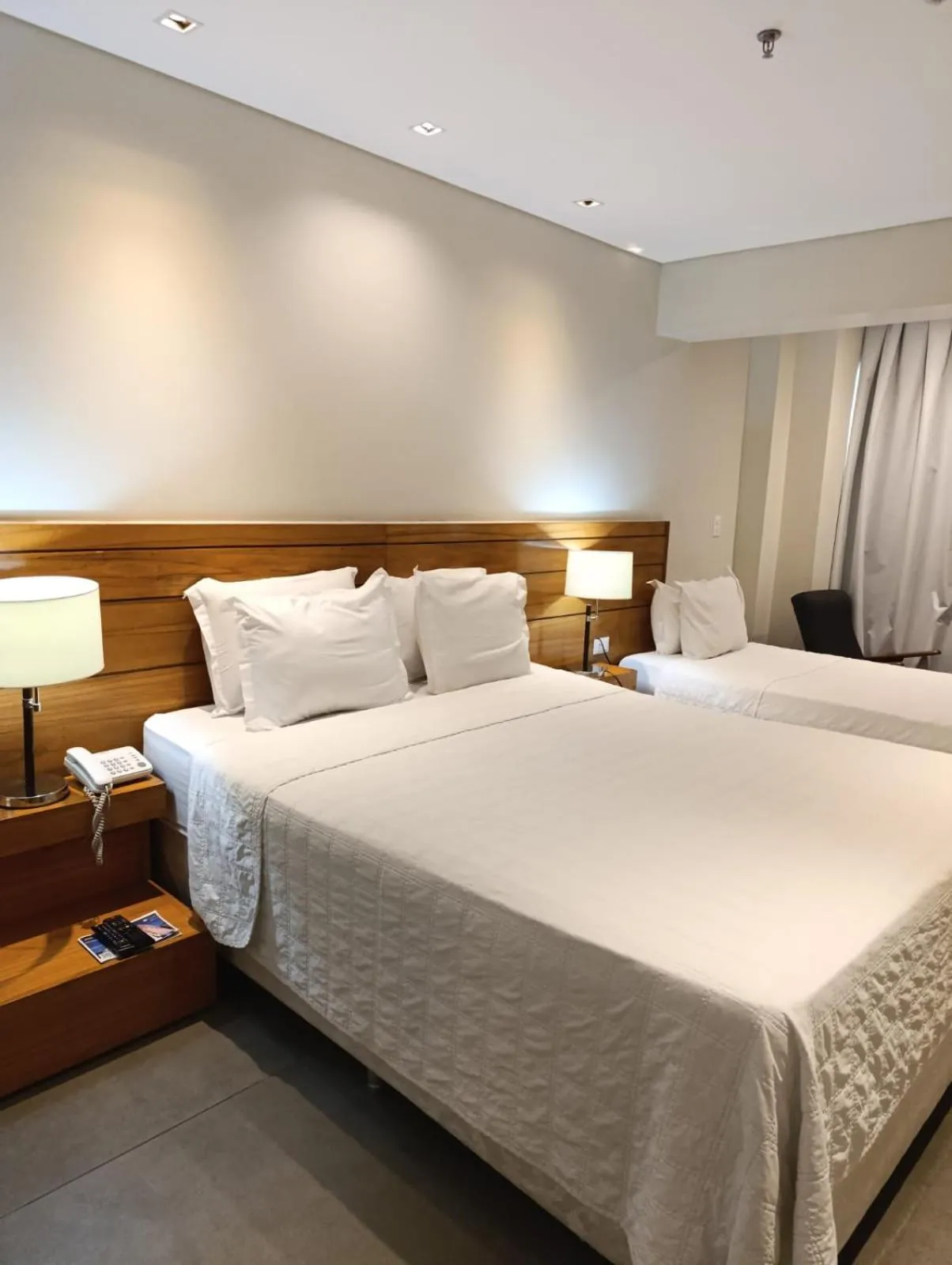 Bed in Hotel Le Pelican