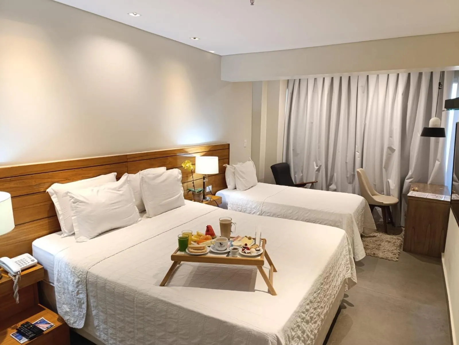 Bed in Hotel Le Pelican