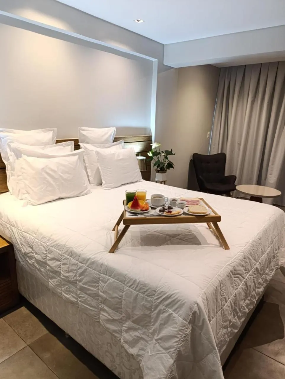 Bed in Hotel Le Pelican