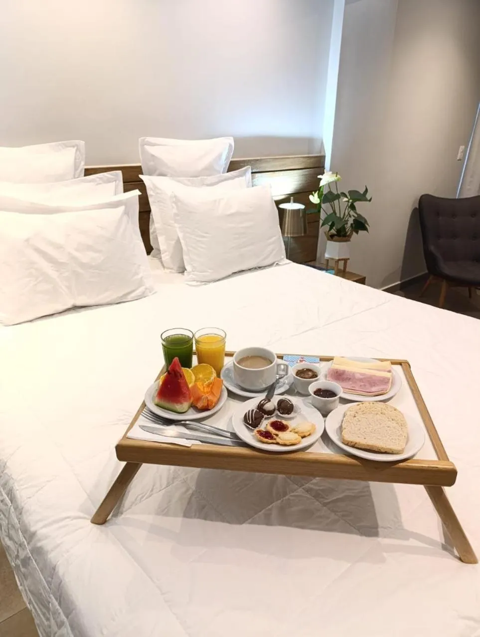 Bed in Hotel Le Pelican