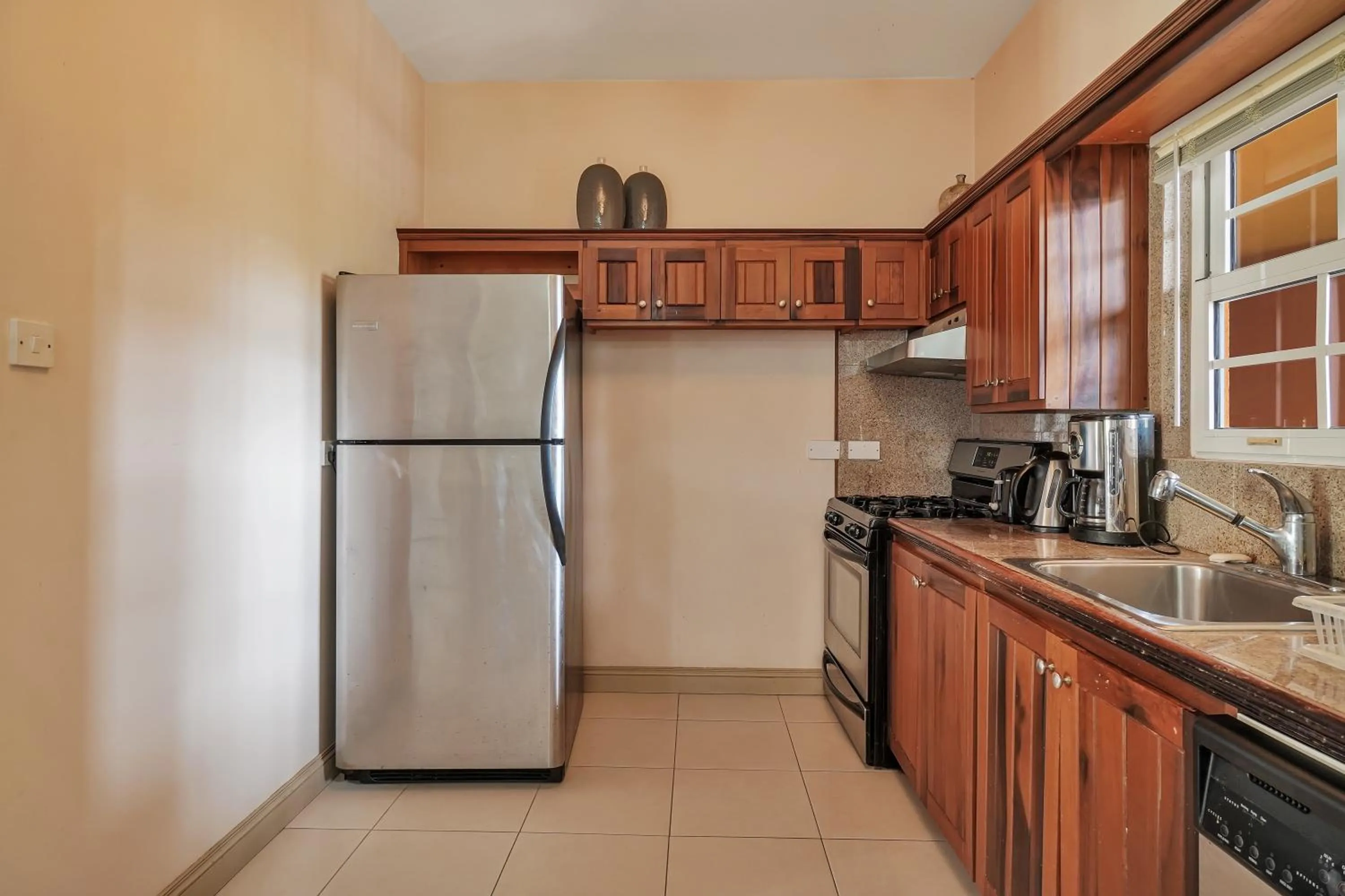 Coffee/tea facilities in Mandela Court Suites Grenada