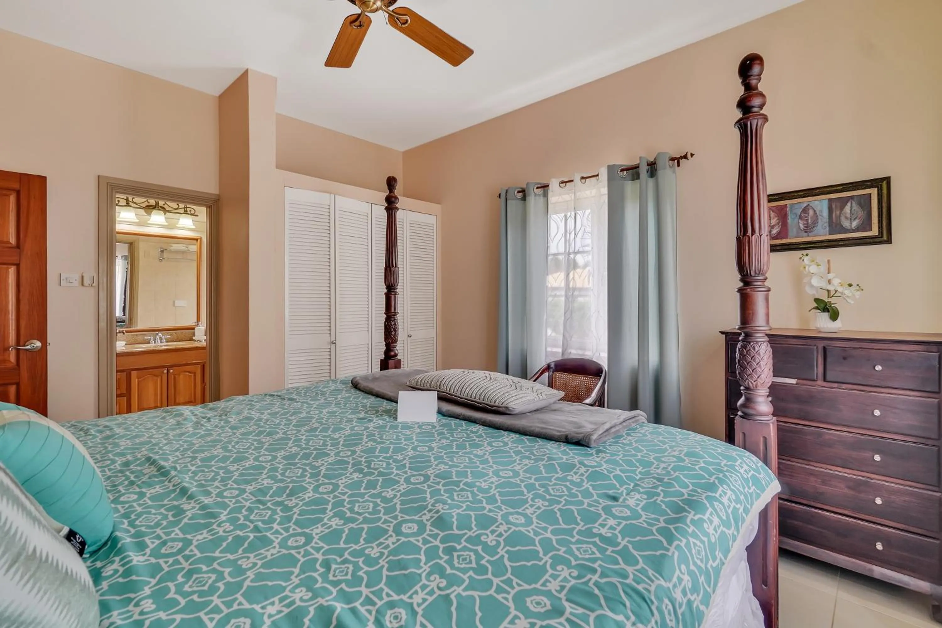 Bed in Mandela Court Suites Grenada