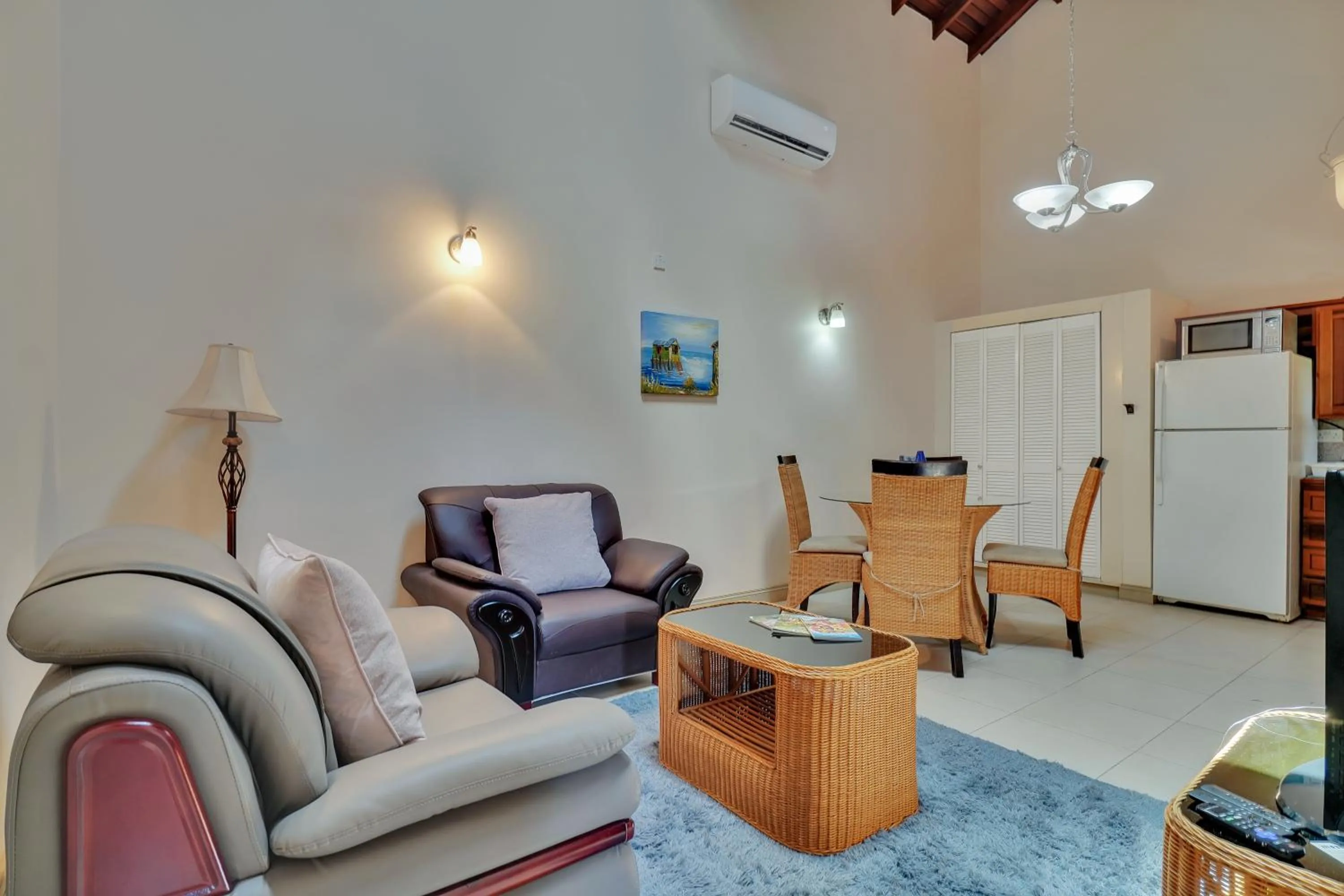 TV and multimedia in Mandela Court Suites Grenada