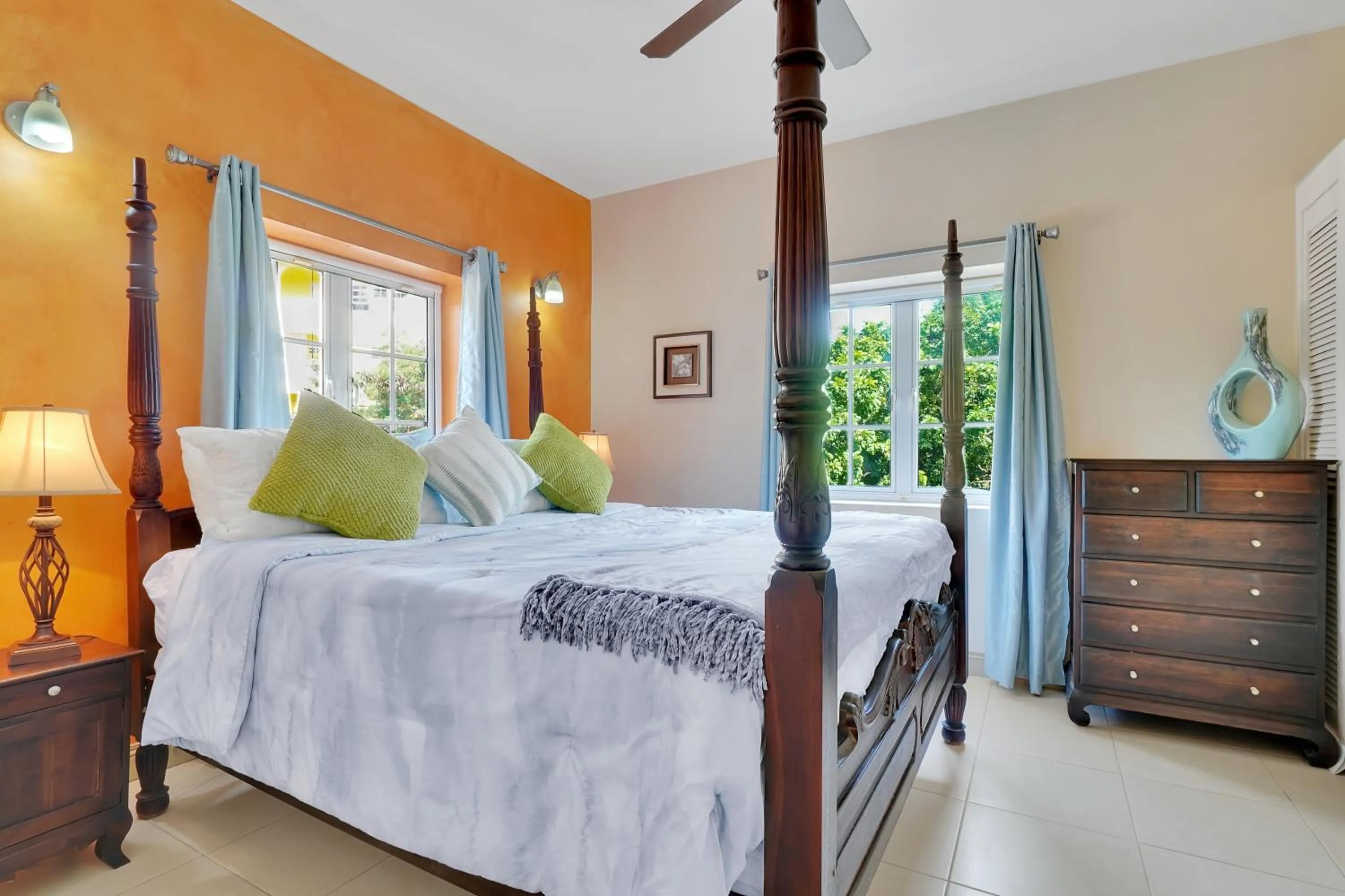 Bed in Mandela Court Suites Grenada