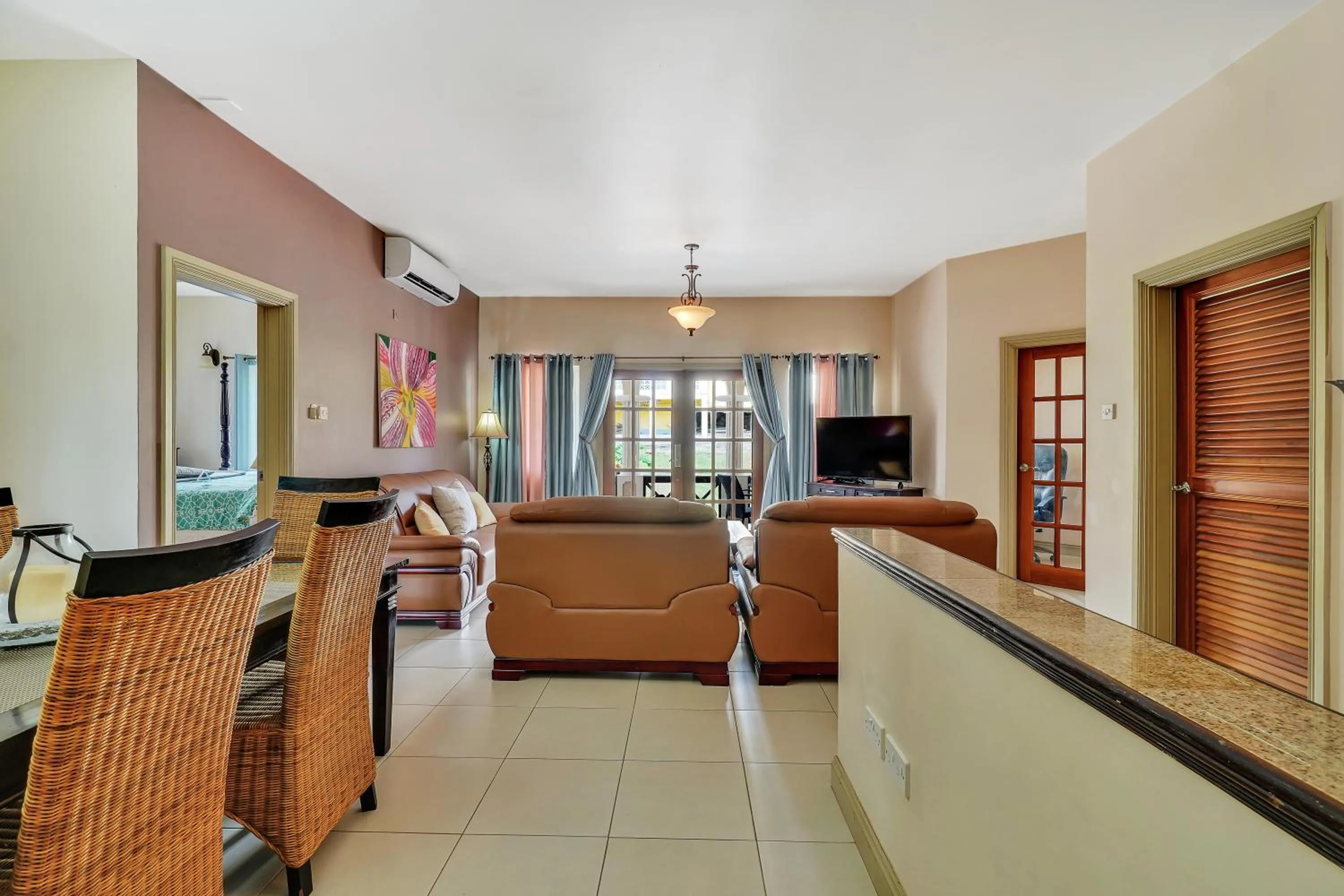 TV and multimedia in Mandela Court Suites Grenada