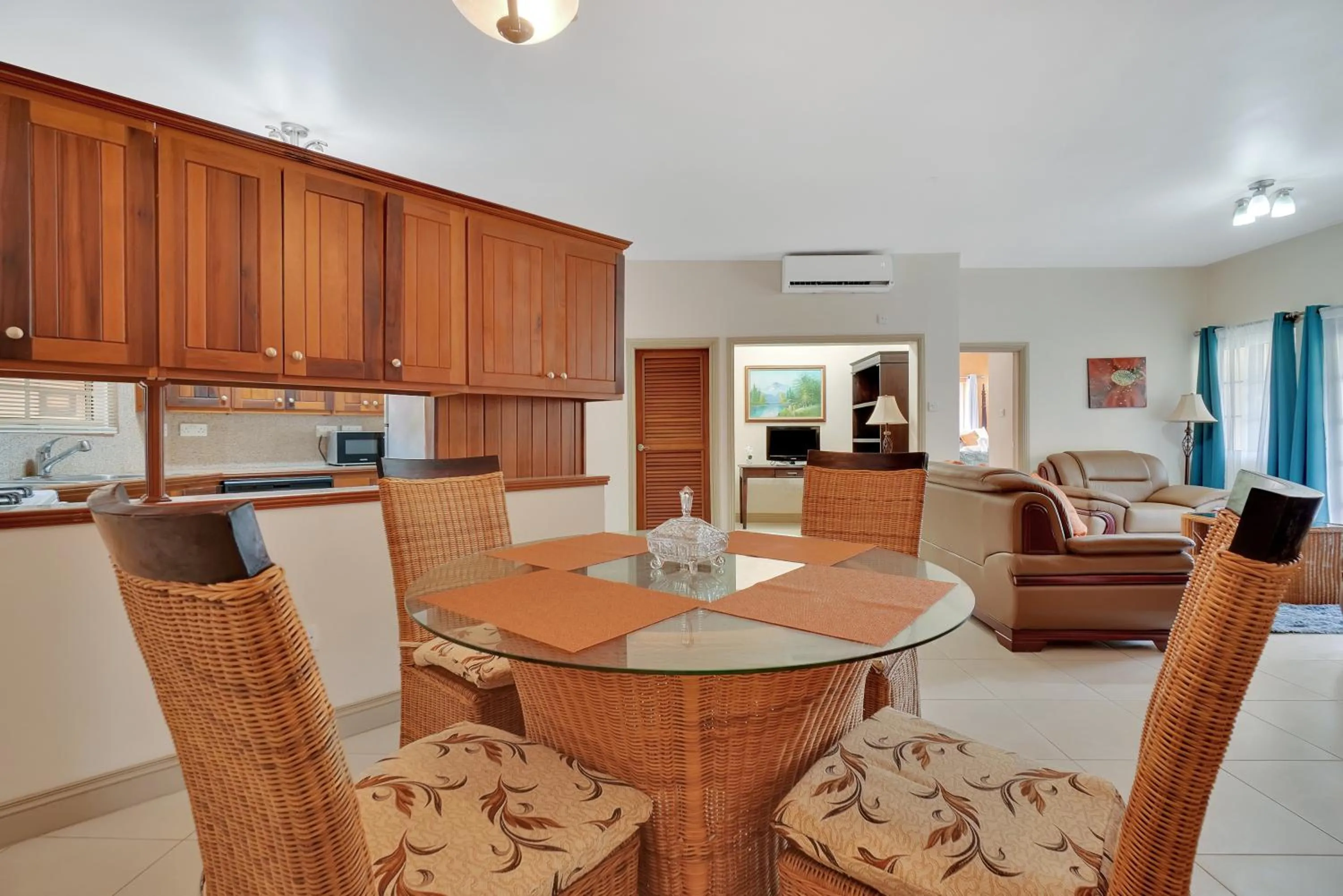 TV and multimedia in Mandela Court Suites Grenada