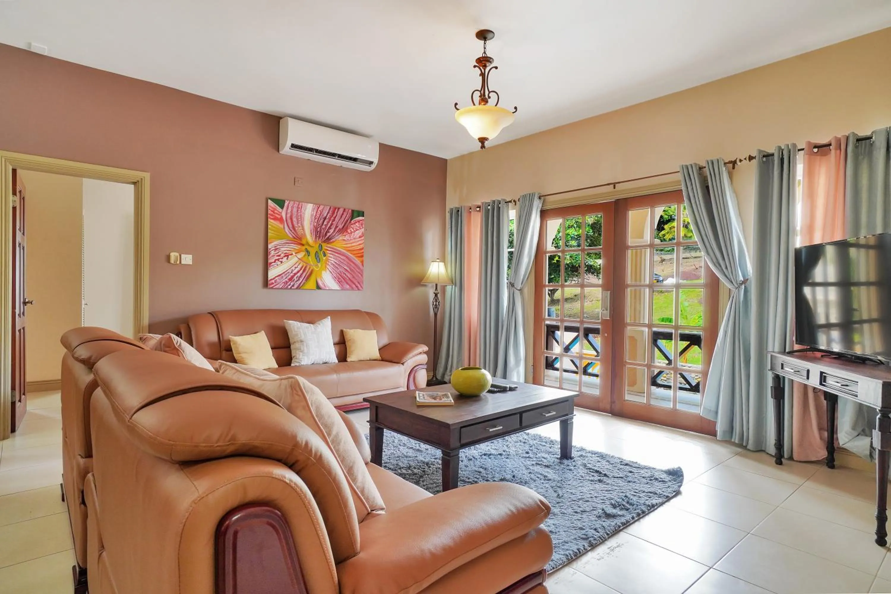 TV and multimedia in Mandela Court Suites Grenada