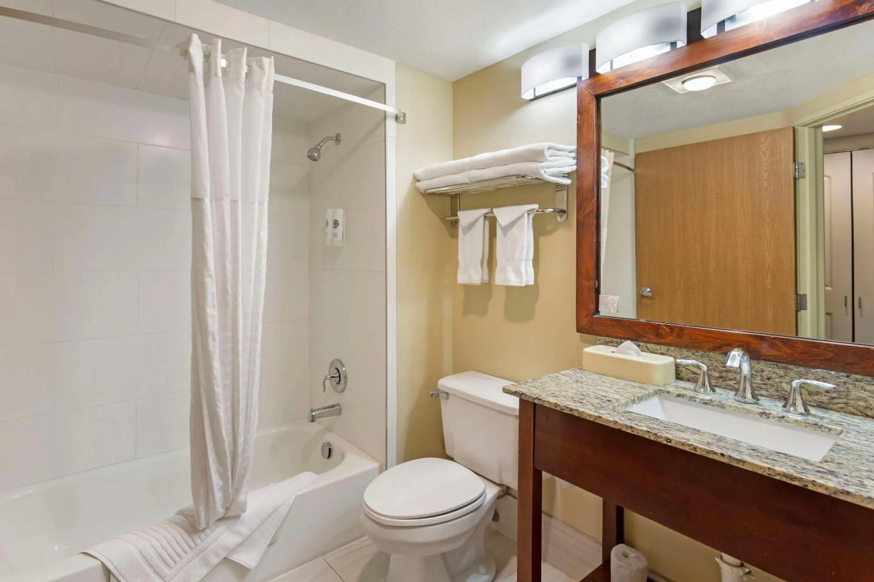 Bedroom in Comfort Inn Richfield I-70