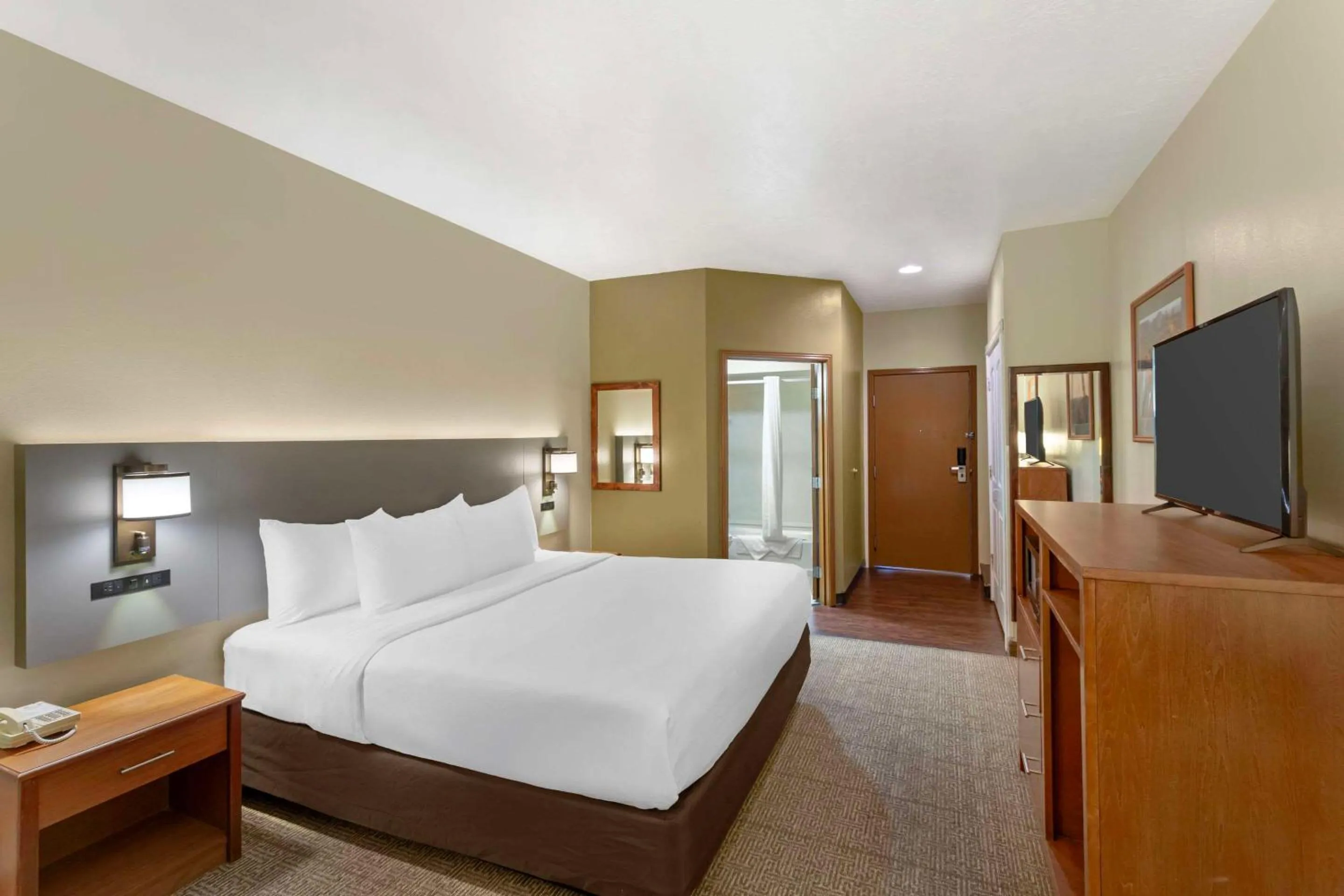 Bedroom, Bed in Comfort Inn Richfield I-70