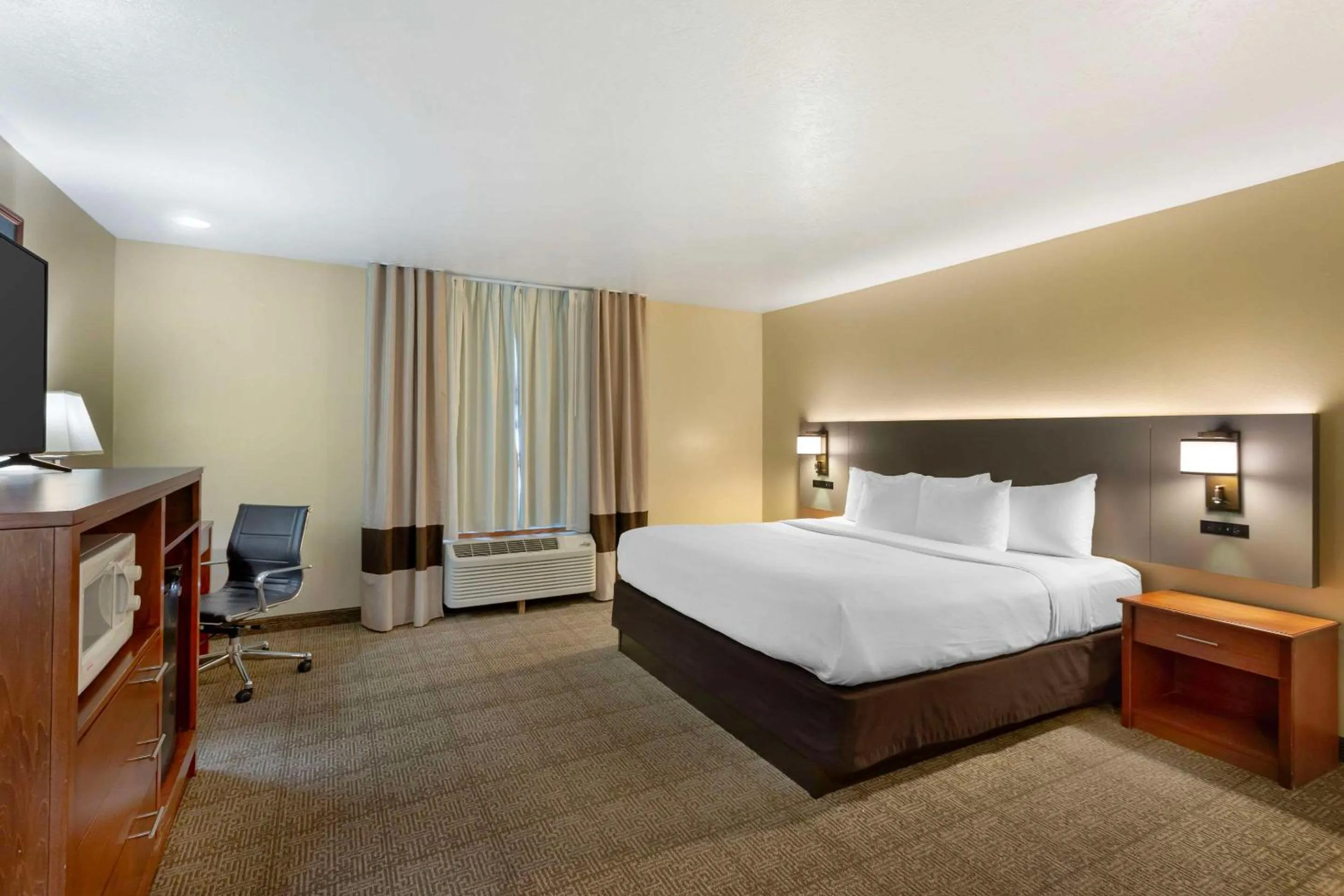 Bedroom, Bed in Comfort Inn Richfield I-70