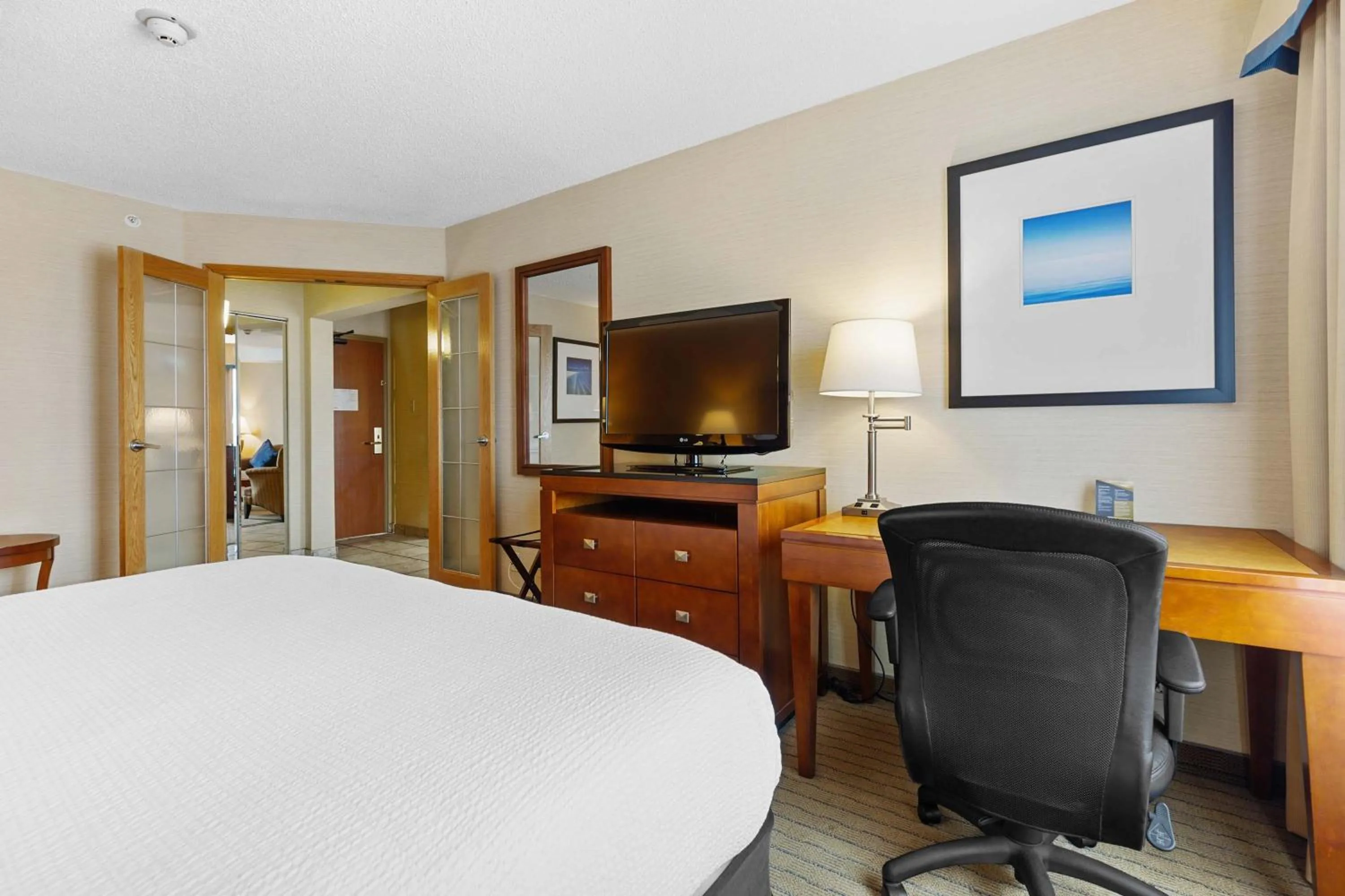 Photo of the whole room in Sandman Hotel & Suites London Downtown