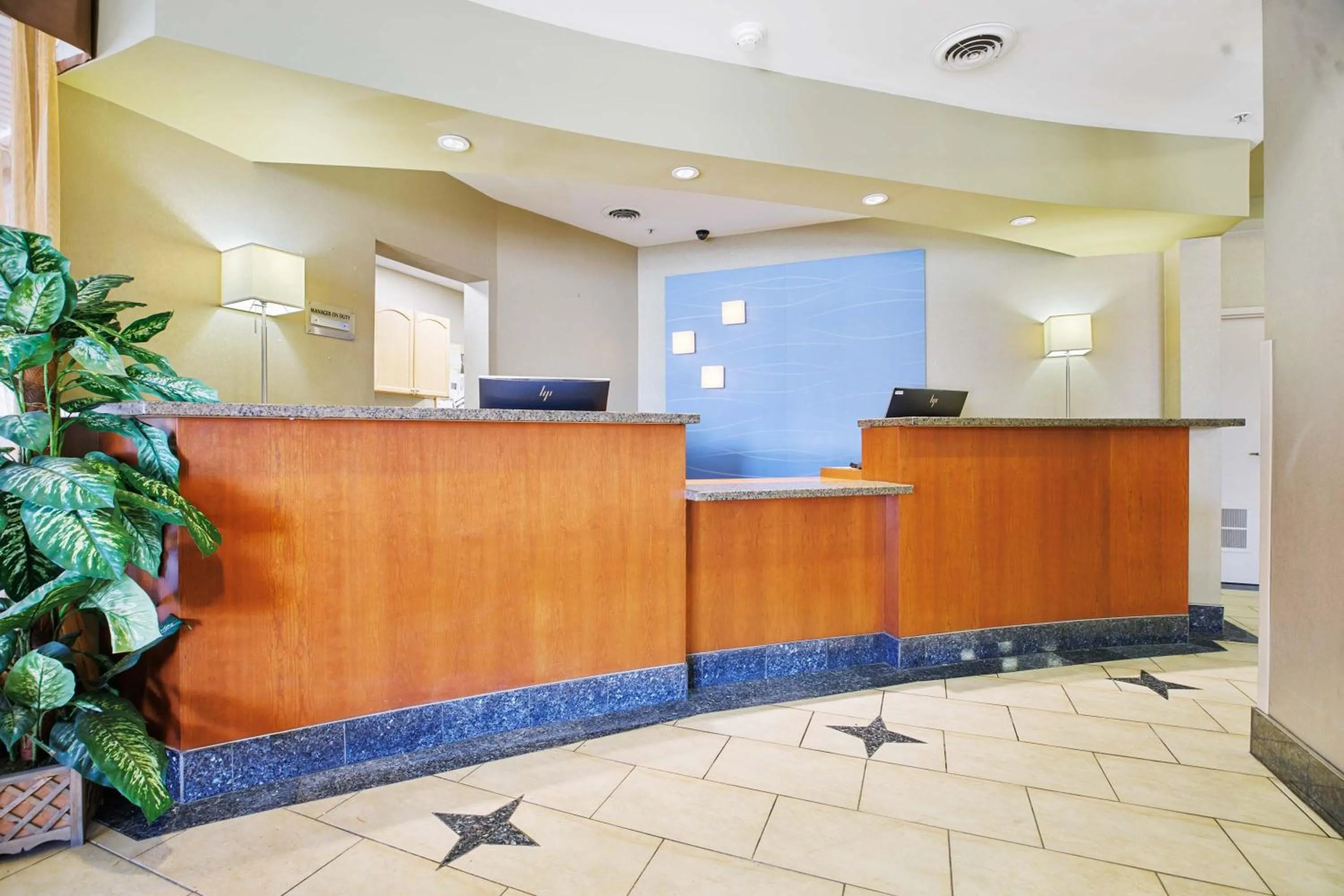 Facade/entrance in Sandman Hotel & Suites London Downtown