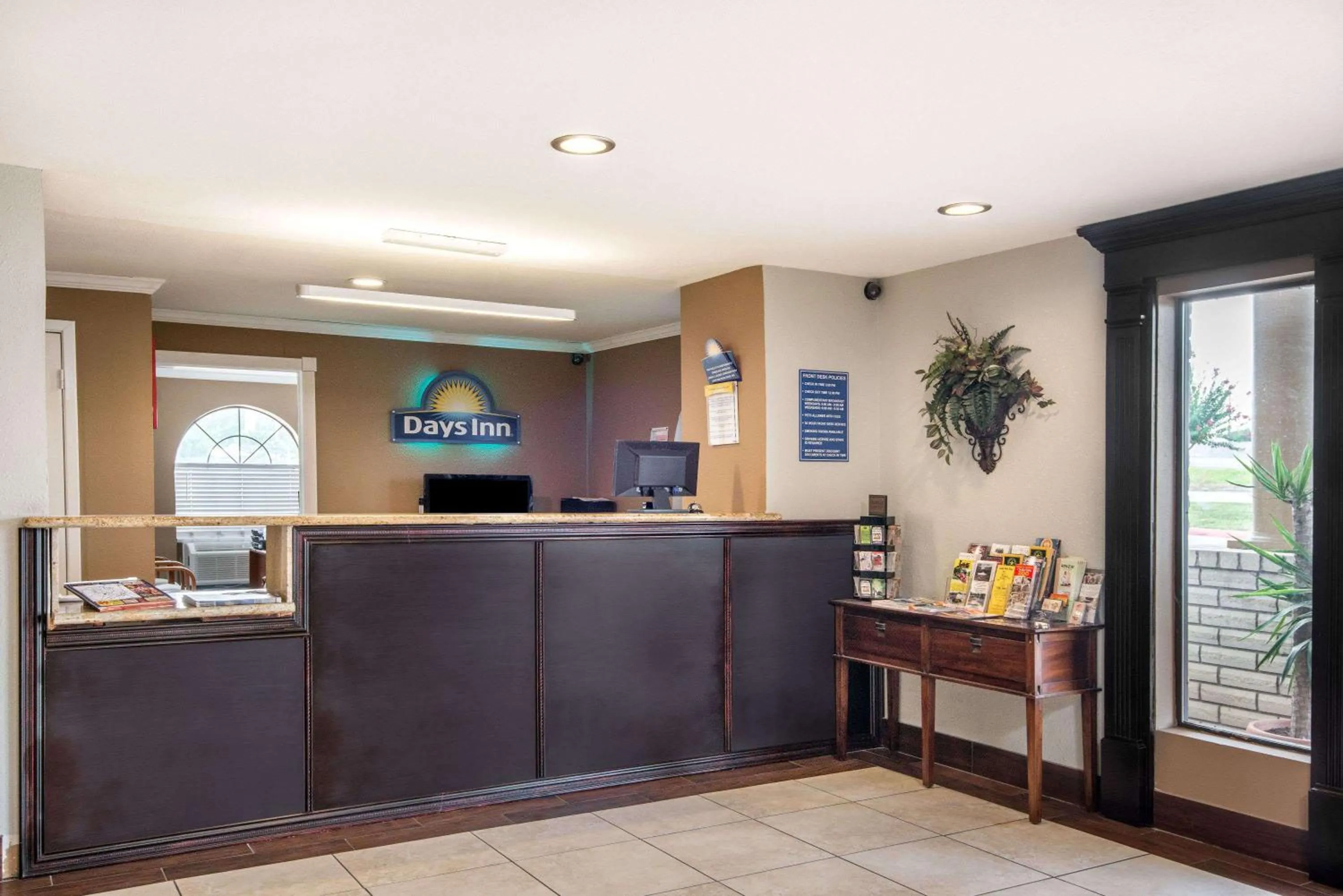Lobby or reception in Days Inn by Wyndham New Braunfels