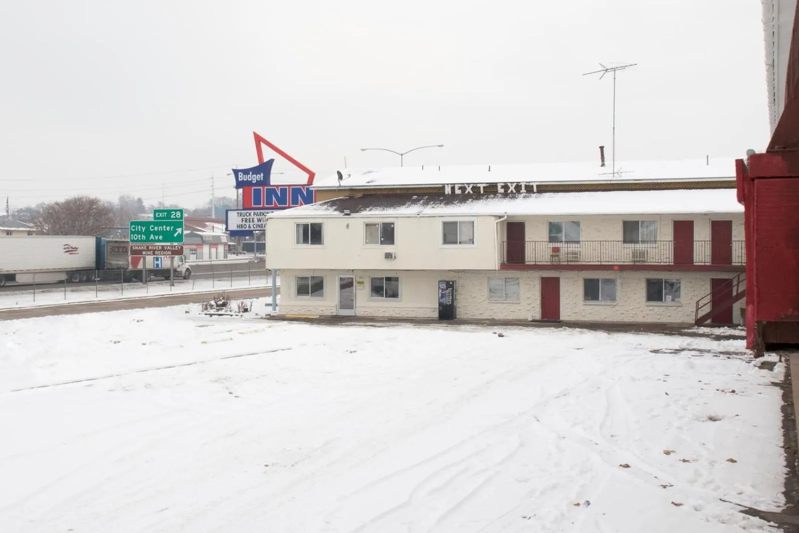 Property building in Budget Inn