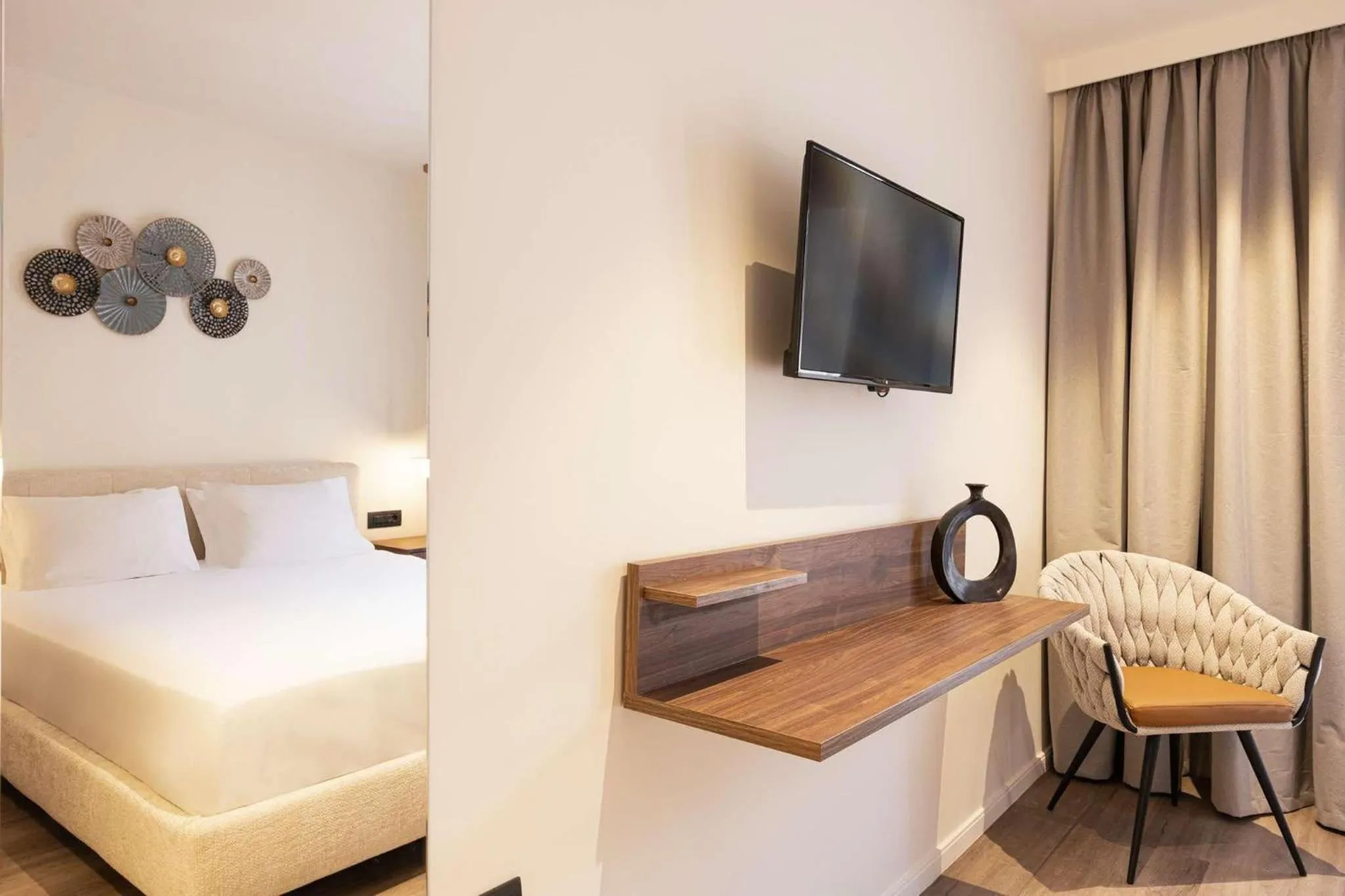 Bedroom, Bed in Aeolis Hotel