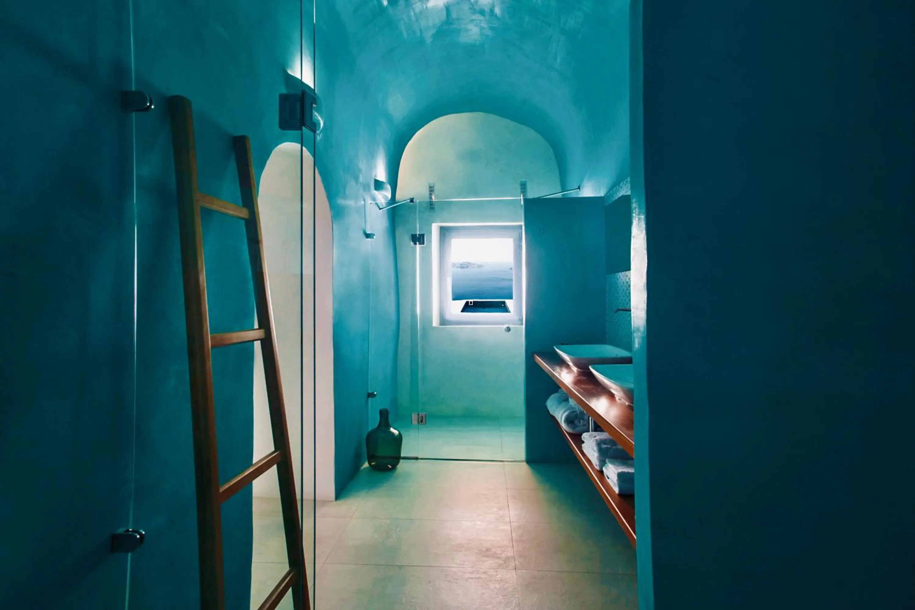Bathroom, Bed in Remezzo Villas