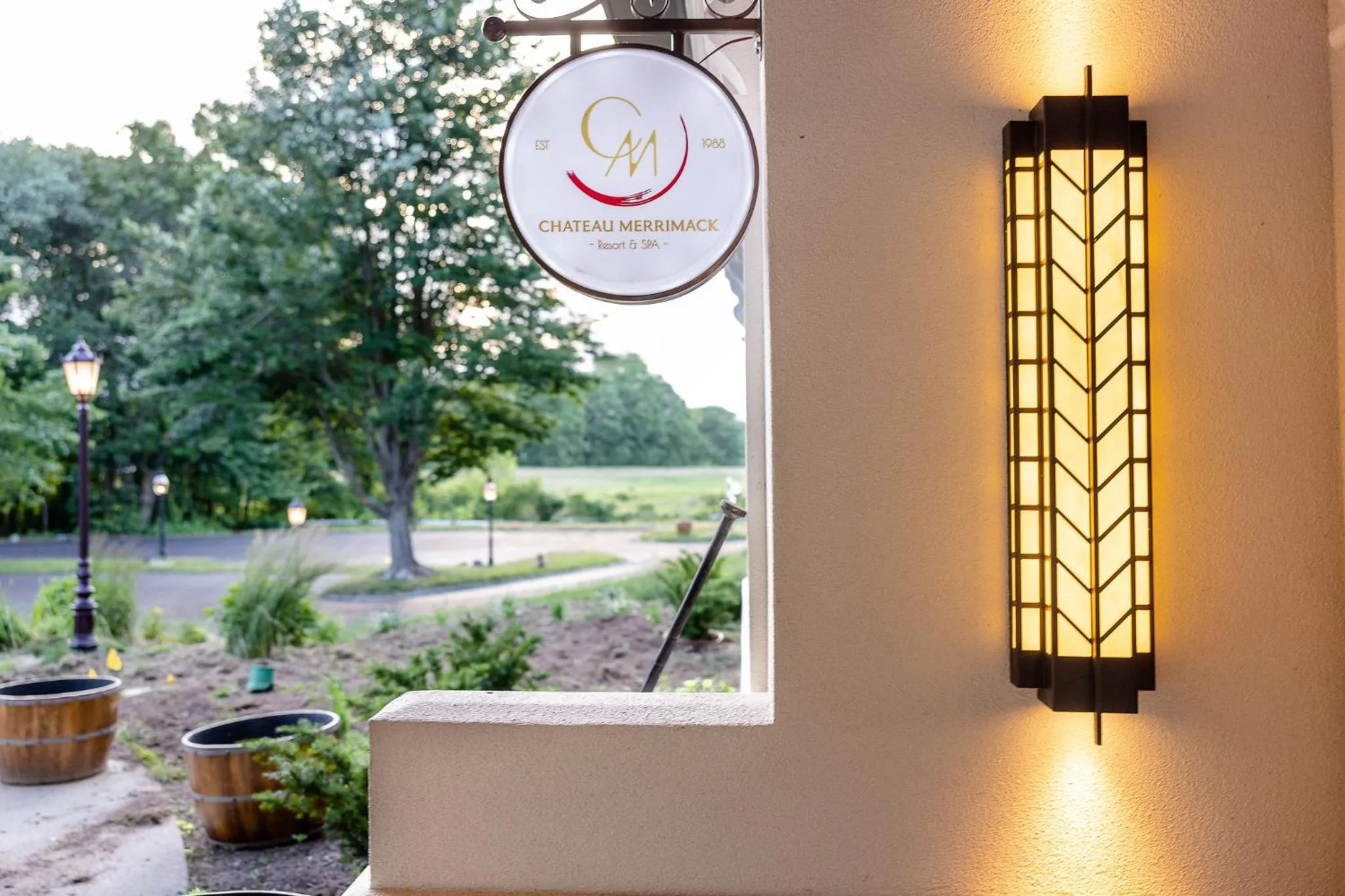 Garden in Chateau Merrimack Hotel & Spa