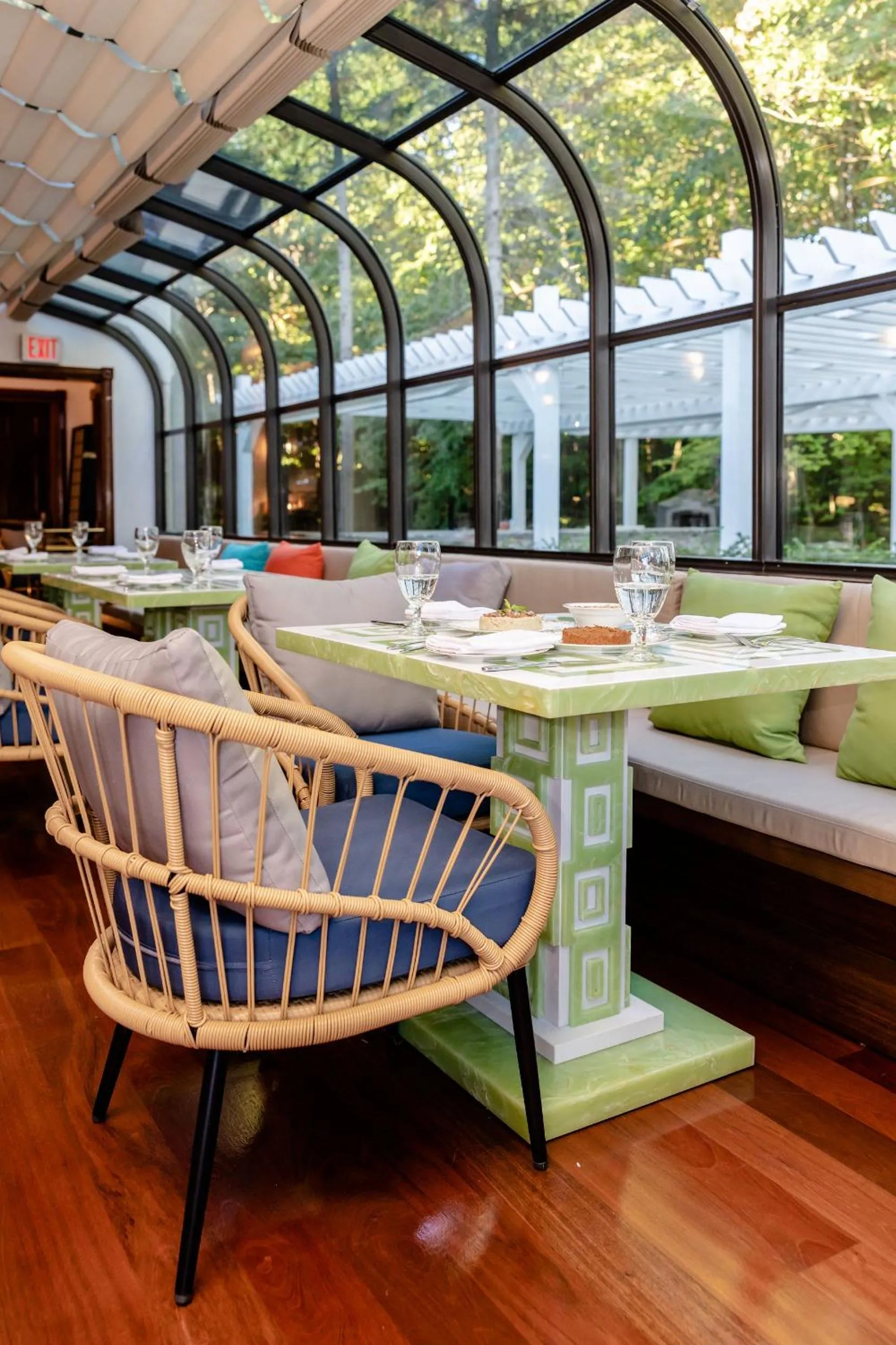 Restaurant/places to eat in Chateau Merrimack Hotel & Spa