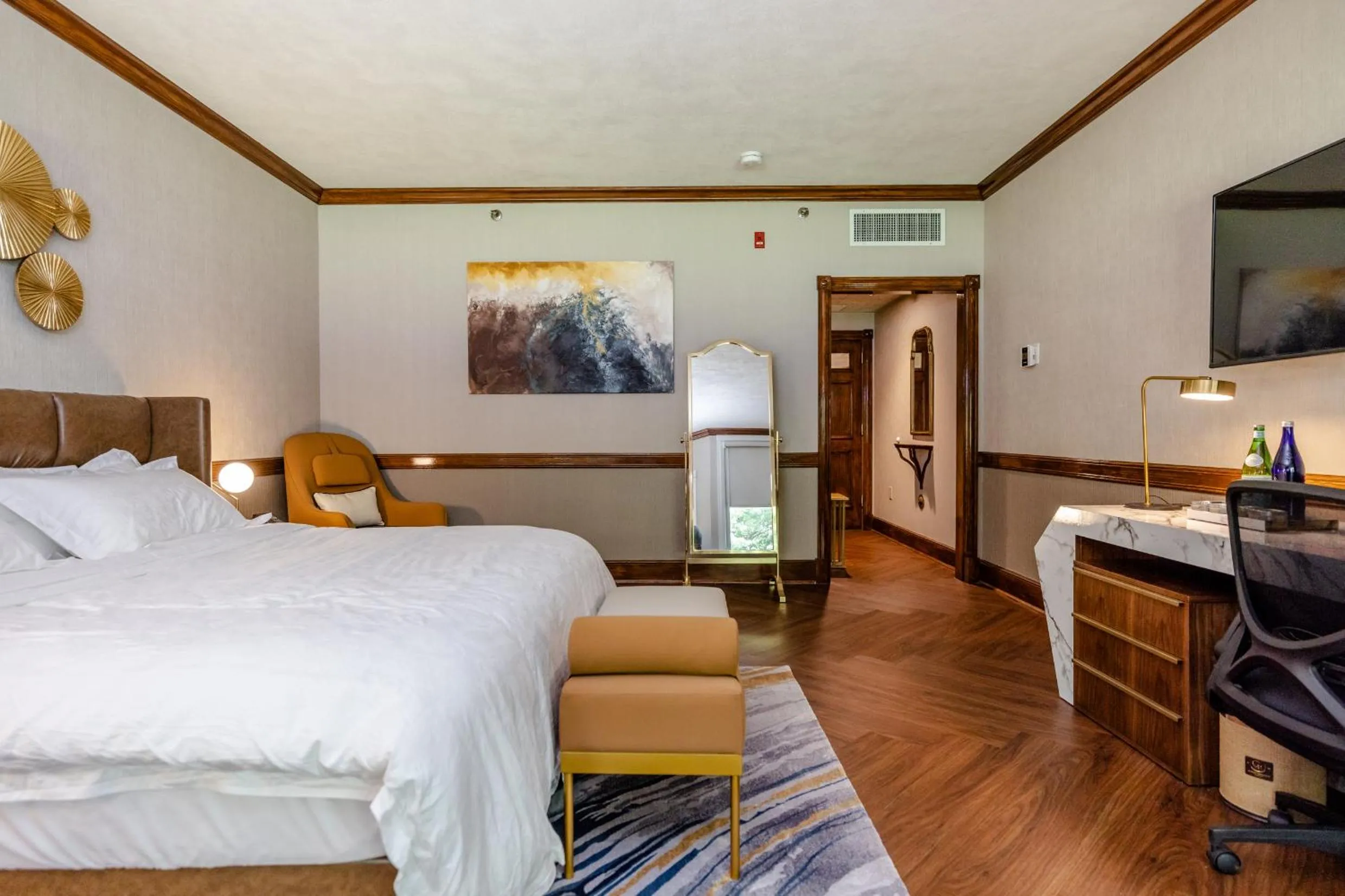 Bed in Chateau Merrimack Hotel & Spa