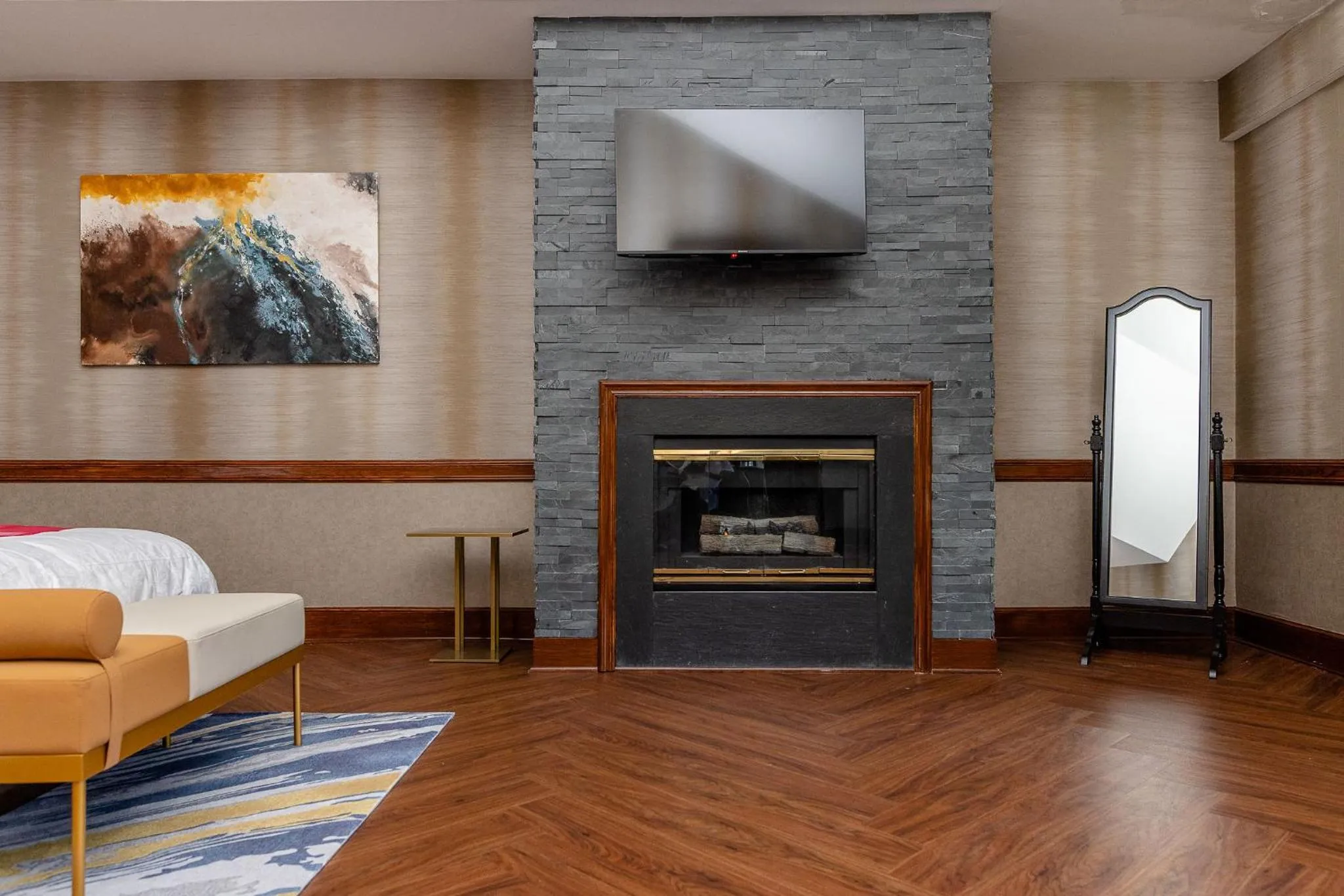 flat iron in Chateau Merrimack Hotel & Spa